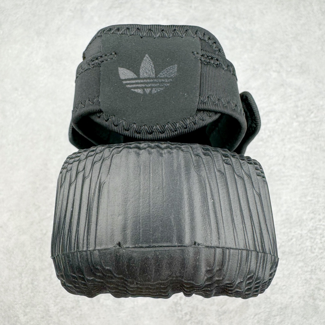图片[8]-AD Original Adilette 22 Slide 3D打印沙滩涉水舒适耐磨运动凉鞋 由 3D 打印工艺打造 波浪型「山峦」设计彰显极简美学 鞋侧搭载「THE BRAND WITH THE THREE STRIPES」标识 整体造型从视觉上带来舒适感的同时 亦能满足多种风格的搭配 尺码：36 36.5 37.5 38 38.5 39 40 40.5 41 42 42.5 43 44 44.5 45 46-选品中心