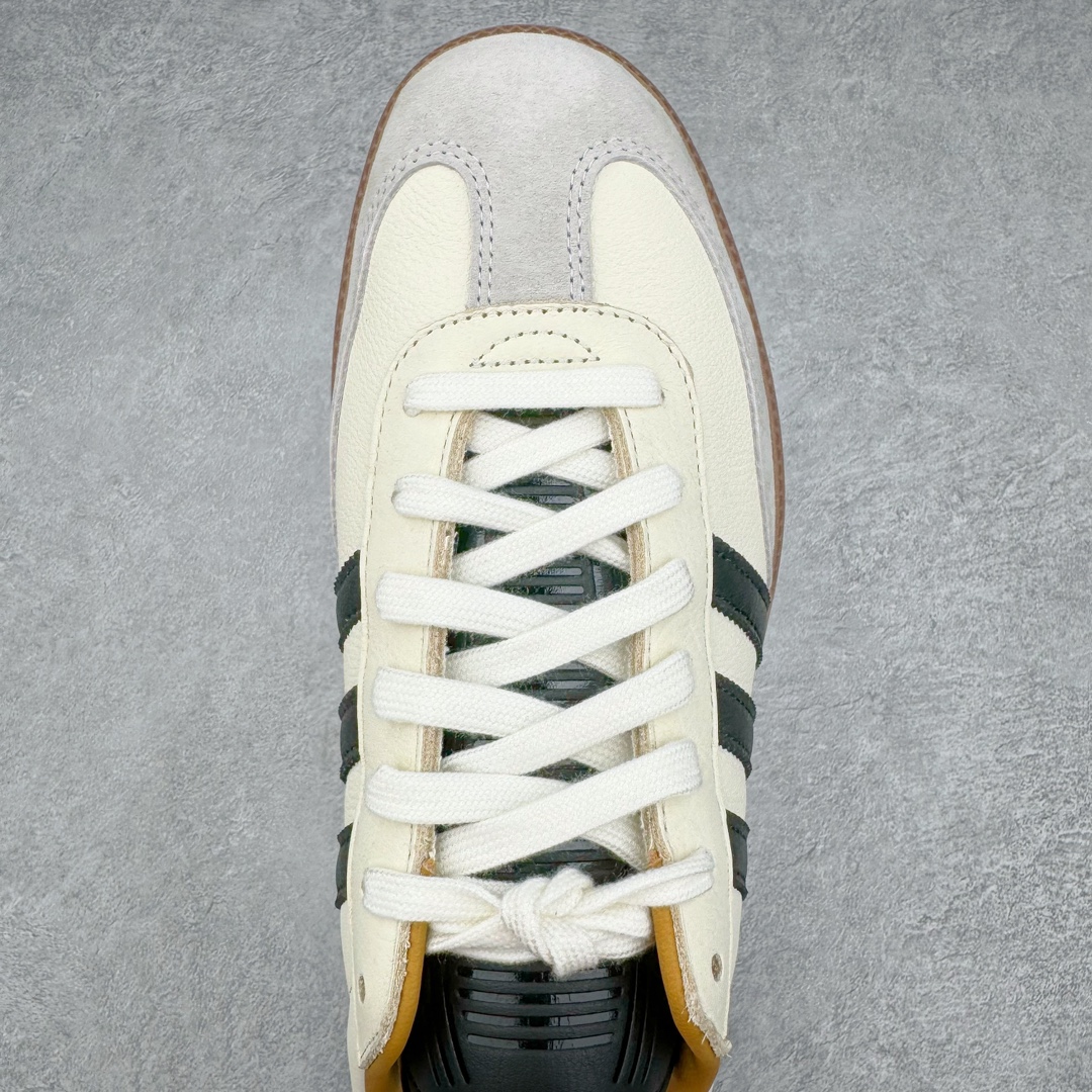 图片[4]-＃PK纯原 JJJJound x AD Originals Samba Classic\\\”Studded Pack Black\\\”桑巴舞系列绅士德训足球风百搭低帮休闲运动板鞋 联名奶白灰黑 ID8708 好货不怕晚 市场最强版 原厂进口 \\\”Prime Asia\\\” 山羊皮（纹理自然）原厂台湾进口短绒猪巴革 全套原厂纸板冲刀加持 独家原档案私模RB橡胶大底 含胶量硬度原鞋一致 正确拉帮鞋垫背胶 原厂标裁支持鉴定 高密度丽新布中底 内置环保海玻璃鞋垫 全鞋电脑针车零偏差 产品品控稳定性领先行业 原厂港宝加持定型后跟R度完美 JJJJound x Originals联名鞋 作为合作企划里的金字招牌JJJJound 善于利用自己的极简美学挖掘品牌的全新风貌 本次 JJJJound 携手 Originals 选用大热鞋款 Samba 为蓝本 将鞋款的街头气质无痕转变为「静奢风」 鞋款肉眼可见的被赋予了难得的质感 黑白两色都采用了黄色优质皮革内衬以呼应生胶大底 取消了鞋舌的 Logo 转而采用压纹处理使得鞋款整体氛围更加静谧、奢华 同时为了彰显本次合作鞋款的身份 双方合作标识和 JJJJound Logo 被分别印在鞋口内侧和鞋垫上 尺码：36 36.5 37.5 38 38.5 39 40 40.5 41 42 42.5 43 44 44.5 45 46 46.5-选品中心