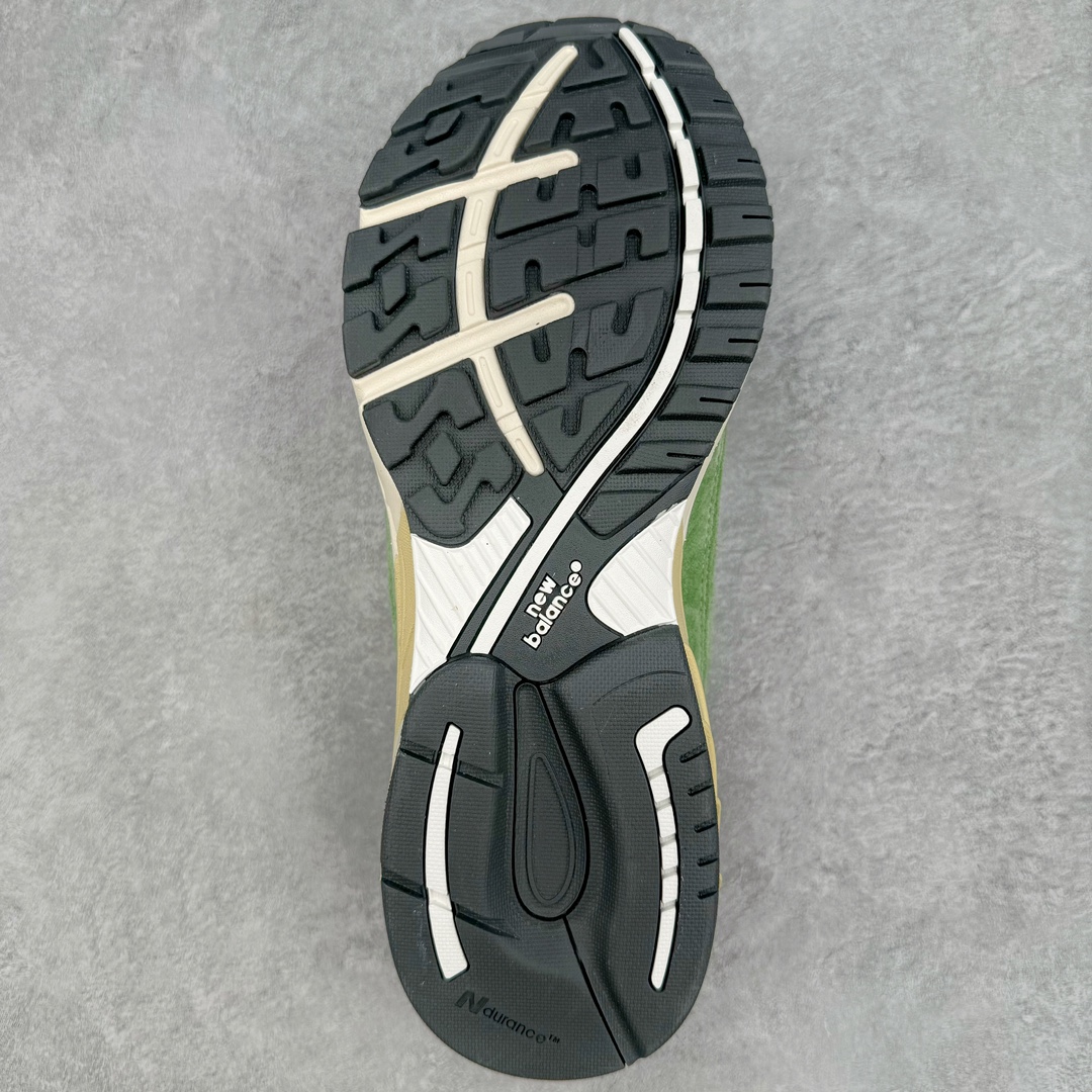 图片[9]-＃总裁 New Balance U993GW 新百伦NB993总统复古慢跑鞋 绿色 正确3M反光细节 原楦原纸版开发 正确6层组合底模精密开发 后跟透明TPU水晶装饰条稳固 沿用了引以为傲的跑鞋手工技艺 采用猪皮绒面并包裹局部透气网面的鞋身设计 菱网鞋舌上刻有New Balance USA 鞋面依旧身着经典的大热之灰 彰显了其高端的品质身份 尺码：40 40.5 41.5 42 42.5 43 44 44.5 45 46.5-选品中心