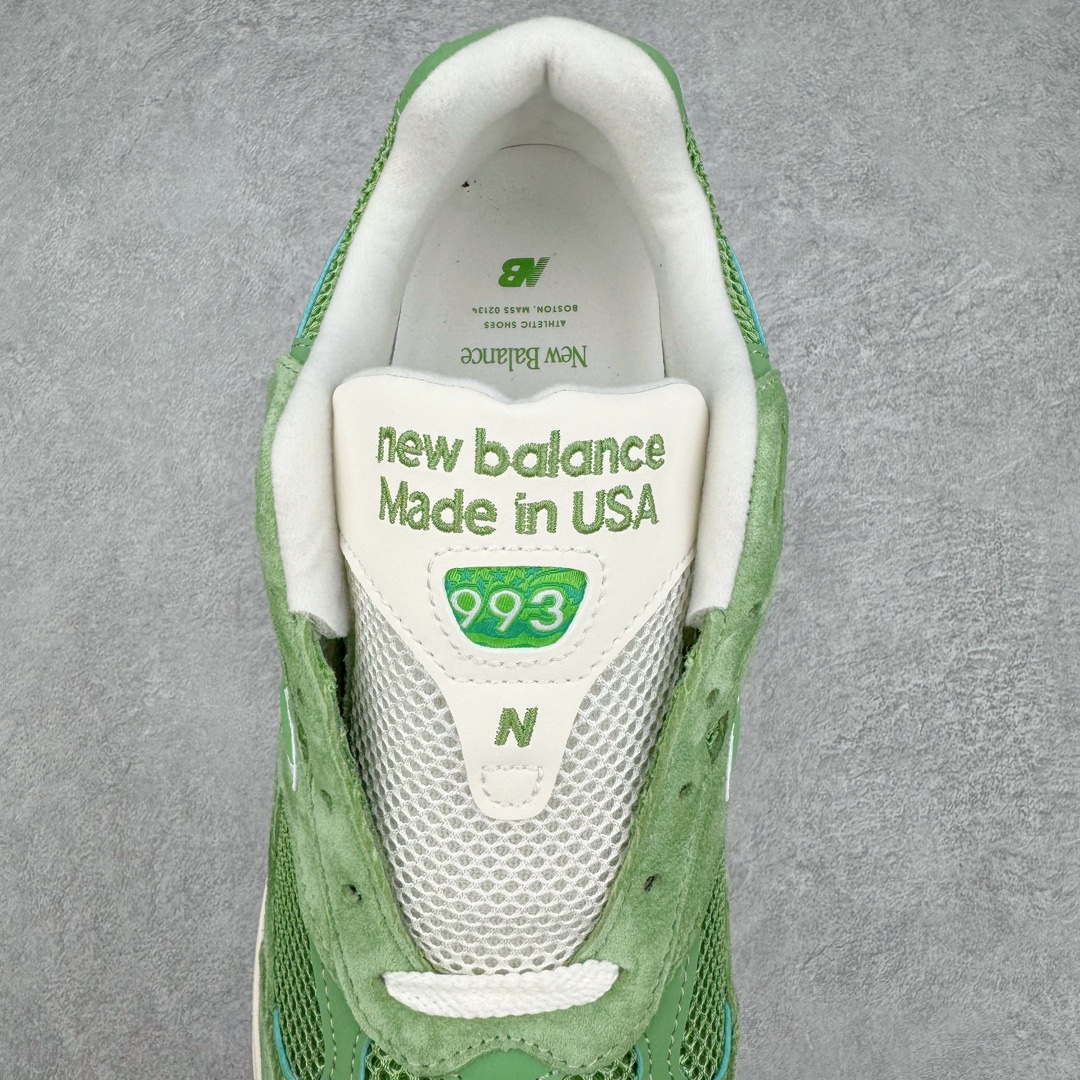 图片[5]-＃总裁 New Balance U993GW 新百伦NB993总统复古慢跑鞋 绿色 正确3M反光细节 原楦原纸版开发 正确6层组合底模精密开发 后跟透明TPU水晶装饰条稳固 沿用了引以为傲的跑鞋手工技艺 采用猪皮绒面并包裹局部透气网面的鞋身设计 菱网鞋舌上刻有New Balance USA 鞋面依旧身着经典的大热之灰 彰显了其高端的品质身份 尺码：40 40.5 41.5 42 42.5 43 44 44.5 45 46.5-选品中心
