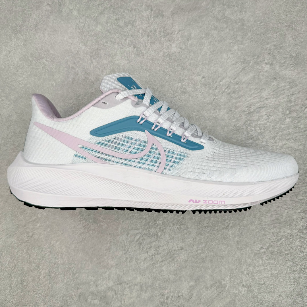 图片[11]-＃长期补货 超级跑量神器 NK Zoom Pegasus 39 登月39代系列 网纱透气缓震疾速跑鞋 中底内置Zoom Air 气垫 假一赔十 工厂个位数利润 淡季生产只为养工人 焕新升级 助力攻克湿滑的跑步征程 外底设计结合凹槽 铸就非凡抓地力 粘性橡胶助力提供非凡抓地力 合成材质与织物包覆双足 营造如袜子般透气舒适的穿着体验 传统鞋带系统易于调节 塑就个性化贴合体验 尺码：36 36.5 37.5 38 38.5 39 40 40.5 41 42 42.5 43 44 44.5 45-选品中心