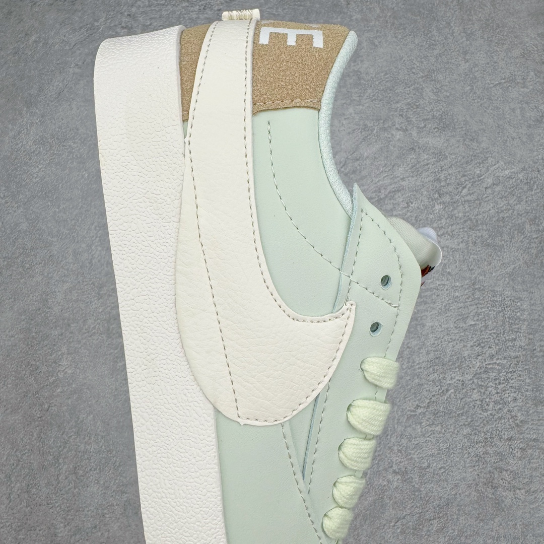 图片[6]-NK Blazer Low \’77 Jumbo 开拓者大钩 FJ5468-386 焕新升级经典 Blazer 鞋款 大号 Swoosh 突出新时代更加张扬的潮流感 对经典的又一次改良升级 大号 Swoosh 设计结合宽大鞋带 符合当下潮流意趣 橡胶外底融入凸起人字形底纹增添几分户外感觉 尺码：36 36.5 37.5 38 38.5 39 40 40.5 41 42 42.5 43 44 44.5 45-选品中心