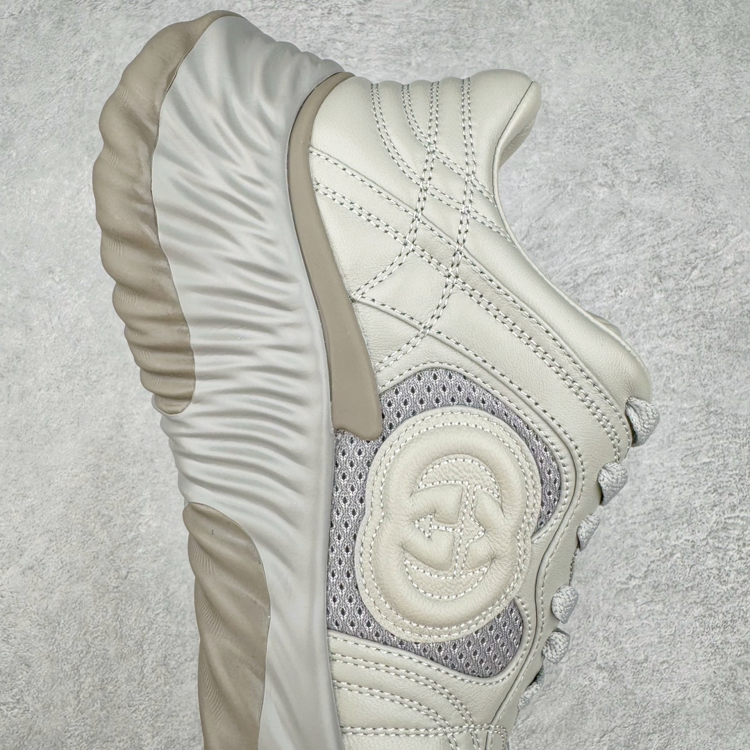 图片[6]-Gucci古驰2024年新款情侣金属皮革运动鞋 专柜最新情侣款厚底增高波浪休闲透气情侣鞋‼👑代购级别 Gucci 最新IP轻质厚底波浪鞋 上脚秒内增高4CM 🌷简约 好搭韵味十足～鞋舌且带电子芯片防伪 鞋面采用进口环保立面小羊皮 羊皮内里 羊皮成型乳胶鞋垫 原版IP+ TP U轻质大底 成型超舒服有弹力 尺码：35-45-选品中心