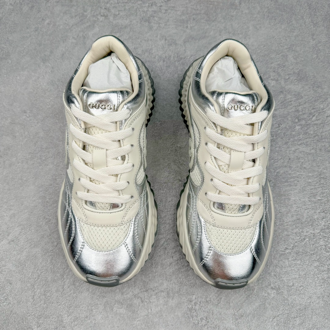 图片[2]-Gucci古驰2024年新款情侣金属皮革运动鞋 专柜最新情侣款厚底增高波浪休闲透气情侣鞋‼👑代购级别 Gucci 最新IP轻质厚底波浪鞋 上脚秒内增高4CM 🌷简约 好搭韵味十足～鞋舌且带电子芯片防伪 鞋面采用进口环保立面小羊皮 羊皮内里 羊皮成型乳胶鞋垫 原版IP+ TP U轻质大底 成型超舒服有弹力 尺码：35-45-选品中心