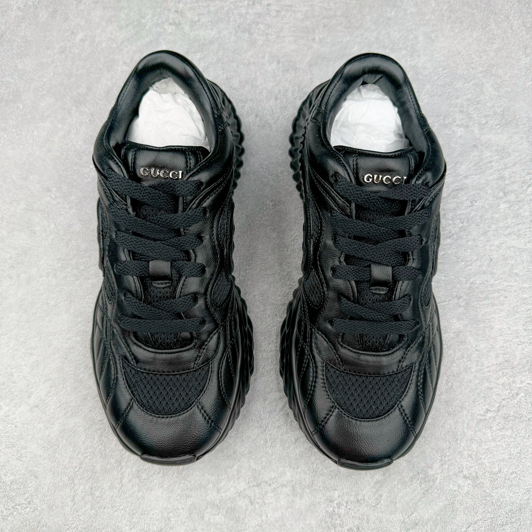 图片[2]-Gucci古驰2024年新款情侣金属皮革运动鞋 专柜最新情侣款厚底增高波浪休闲透气情侣鞋‼👑代购级别 Gucci 最新IP轻质厚底波浪鞋 上脚秒内增高4CM 🌷简约 好搭韵味十足～鞋舌且带电子芯片防伪 鞋面采用进口环保立面小羊皮 羊皮内里 羊皮成型乳胶鞋垫 原版IP+ TP U轻质大底 成型超舒服有弹力 尺码：35-45-选品中心