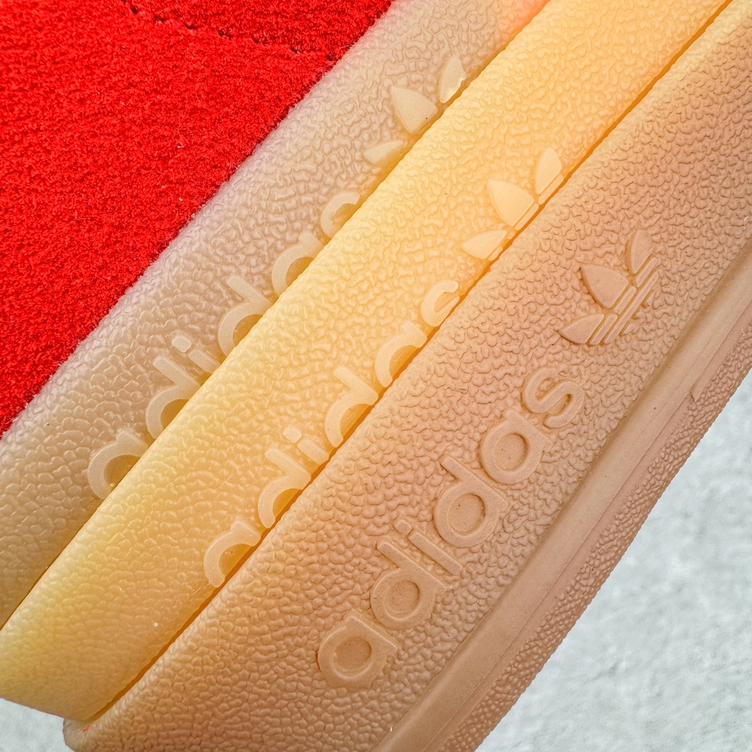 图片[13]-＃J版 AD Originals Gazelle Bold W 羚羊松糕系列复古百搭厚底增高低帮休闲运动板鞋 IH7496 新的一年就要换新的打扮啦！除了设定变美、健身、减肥等目标外，你已经可以利用鞋子来“偷偷改善身材比例”的愿望了！ 因为有一句话。身高不够。鞋子来凑~赶快入手以下各大运动品牌最新推出的“厚底增高运动鞋”吧。 是最好穿最百搭的长腿神器。 重点是……不仅价格不错～鞋子也不错啊！Originals的Gazelle Bold鞋款打造出「超厚底版本」！延续流线鞋型、经典麂皮材质、白色三条线和侧面烫金标志的复古外型，奶油白鞋底高度直接乘3，出门搭上它，保证一路步步高升。尺码：36 36⅔ 37⅓ 38 38⅔ 39⅓ 40-选品中心