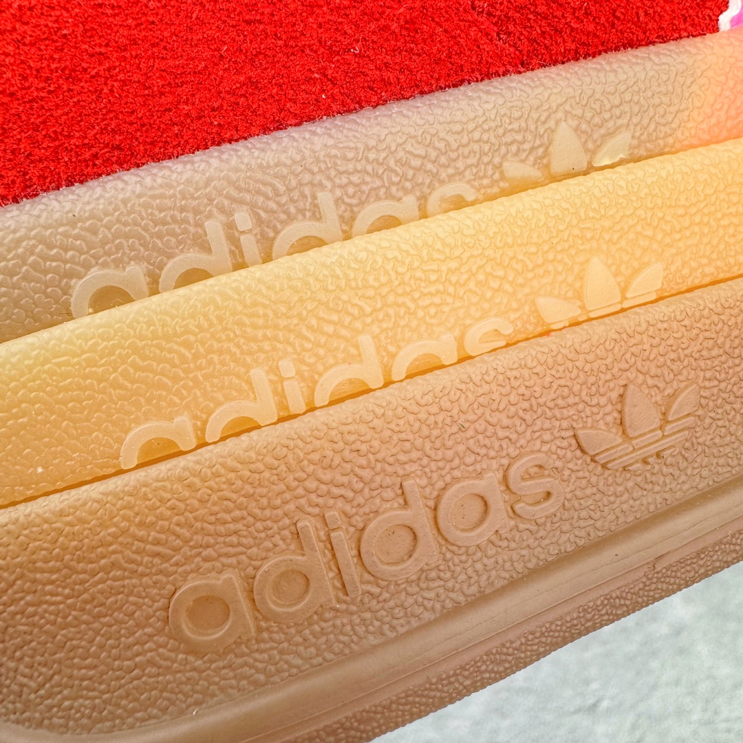 图片[18]-＃J版 AD Originals Gazelle Bold W 羚羊松糕系列复古百搭厚底增高低帮休闲运动板鞋 IH7496 新的一年就要换新的打扮啦！除了设定变美、健身、减肥等目标外，你已经可以利用鞋子来“偷偷改善身材比例”的愿望了！ 因为有一句话。身高不够。鞋子来凑~赶快入手以下各大运动品牌最新推出的“厚底增高运动鞋”吧。 是最好穿最百搭的长腿神器。 重点是……不仅价格不错～鞋子也不错啊！Originals的Gazelle Bold鞋款打造出「超厚底版本」！延续流线鞋型、经典麂皮材质、白色三条线和侧面烫金标志的复古外型，奶油白鞋底高度直接乘3，出门搭上它，保证一路步步高升。尺码：36 36⅔ 37⅓ 38 38⅔ 39⅓ 40-选品中心