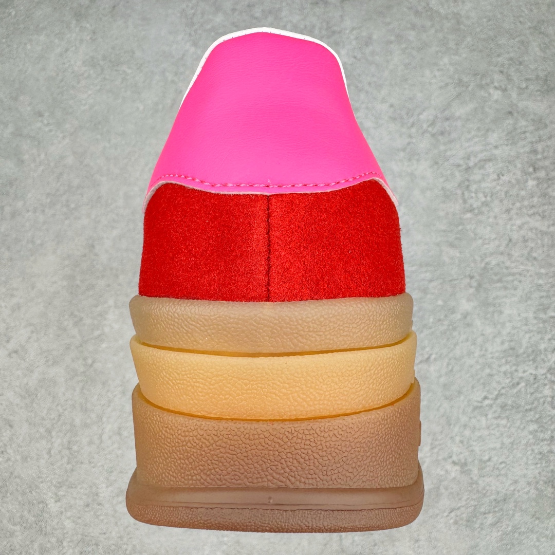 图片[8]-＃J版 AD Originals Gazelle Bold W 羚羊松糕系列复古百搭厚底增高低帮休闲运动板鞋 IH7496 新的一年就要换新的打扮啦！除了设定变美、健身、减肥等目标外，你已经可以利用鞋子来“偷偷改善身材比例”的愿望了！ 因为有一句话。身高不够。鞋子来凑~赶快入手以下各大运动品牌最新推出的“厚底增高运动鞋”吧。 是最好穿最百搭的长腿神器。 重点是……不仅价格不错～鞋子也不错啊！Originals的Gazelle Bold鞋款打造出「超厚底版本」！延续流线鞋型、经典麂皮材质、白色三条线和侧面烫金标志的复古外型，奶油白鞋底高度直接乘3，出门搭上它，保证一路步步高升。尺码：36 36⅔ 37⅓ 38 38⅔ 39⅓ 40-选品中心