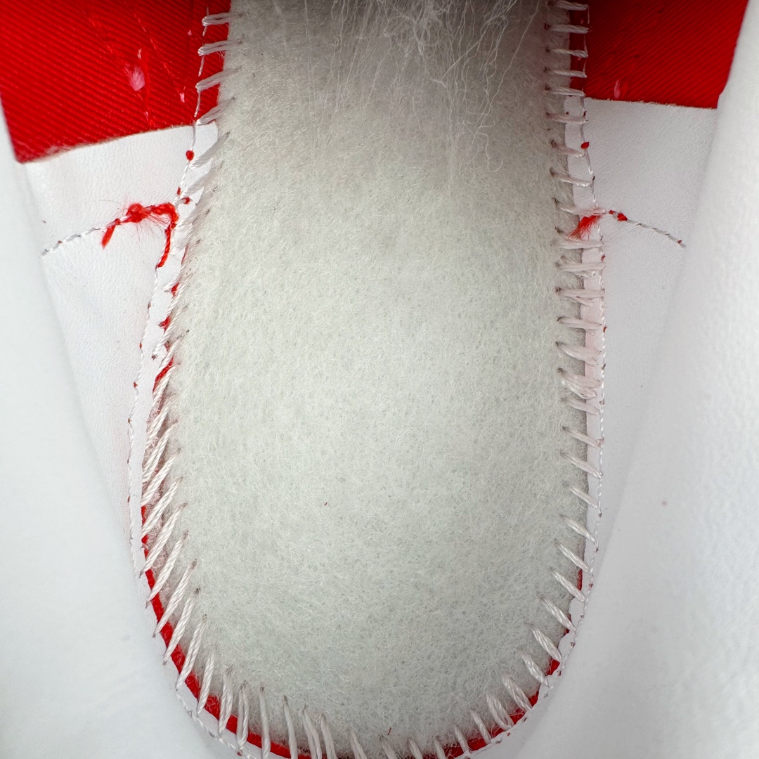 图片[10]-＃J版 AD Originals Gazelle Bold W 羚羊松糕系列复古百搭厚底增高低帮休闲运动板鞋 IH7496 新的一年就要换新的打扮啦！除了设定变美、健身、减肥等目标外，你已经可以利用鞋子来“偷偷改善身材比例”的愿望了！ 因为有一句话。身高不够。鞋子来凑~赶快入手以下各大运动品牌最新推出的“厚底增高运动鞋”吧。 是最好穿最百搭的长腿神器。 重点是……不仅价格不错～鞋子也不错啊！Originals的Gazelle Bold鞋款打造出「超厚底版本」！延续流线鞋型、经典麂皮材质、白色三条线和侧面烫金标志的复古外型，奶油白鞋底高度直接乘3，出门搭上它，保证一路步步高升。尺码：36 36⅔ 37⅓ 38 38⅔ 39⅓ 40-选品中心