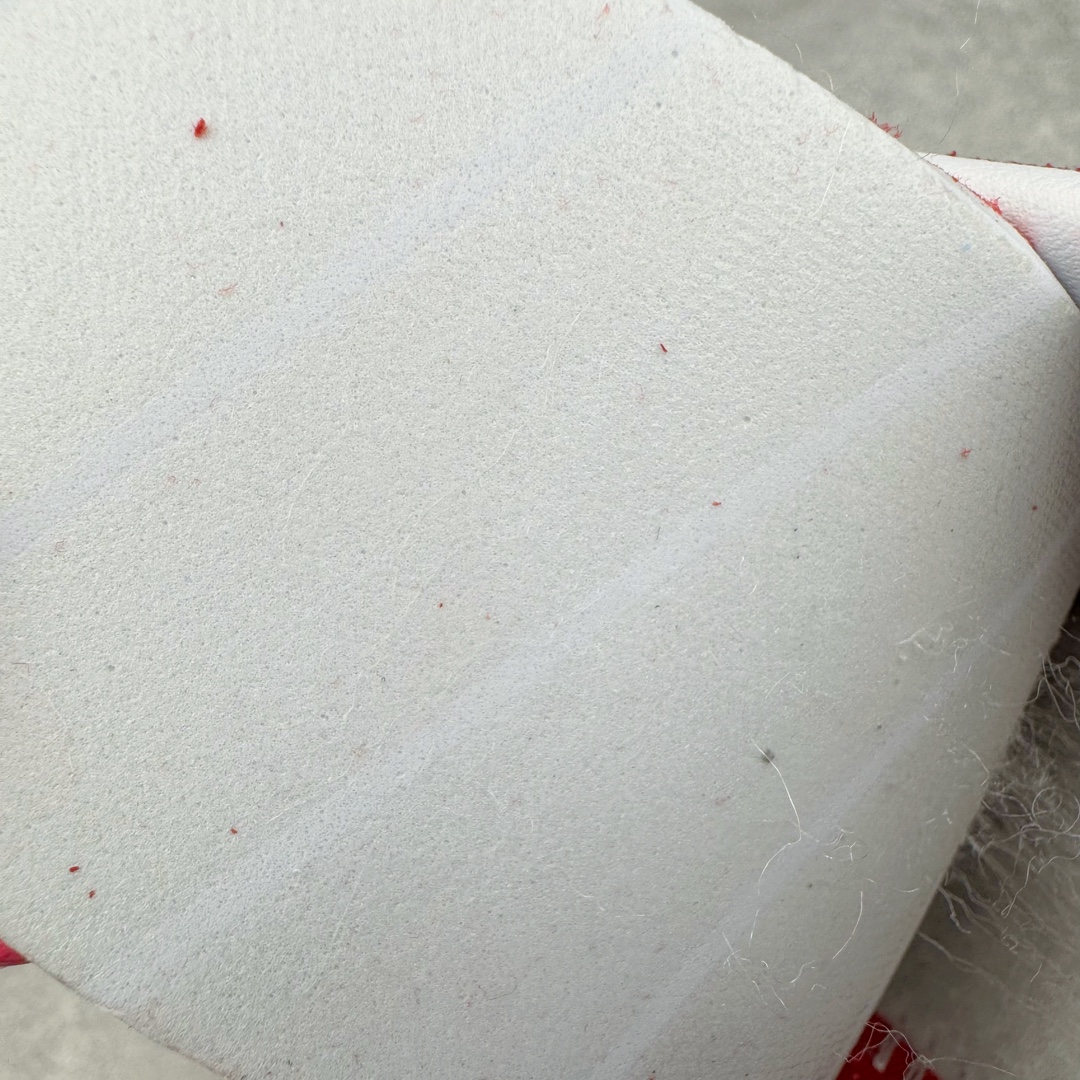 图片[11]-＃J版 AD Originals Gazelle Bold W 羚羊松糕系列复古百搭厚底增高低帮休闲运动板鞋 IH7496 新的一年就要换新的打扮啦！除了设定变美、健身、减肥等目标外，你已经可以利用鞋子来“偷偷改善身材比例”的愿望了！ 因为有一句话。身高不够。鞋子来凑~赶快入手以下各大运动品牌最新推出的“厚底增高运动鞋”吧。 是最好穿最百搭的长腿神器。 重点是……不仅价格不错～鞋子也不错啊！Originals的Gazelle Bold鞋款打造出「超厚底版本」！延续流线鞋型、经典麂皮材质、白色三条线和侧面烫金标志的复古外型，奶油白鞋底高度直接乘3，出门搭上它，保证一路步步高升。尺码：36 36⅔ 37⅓ 38 38⅔ 39⅓ 40-选品中心