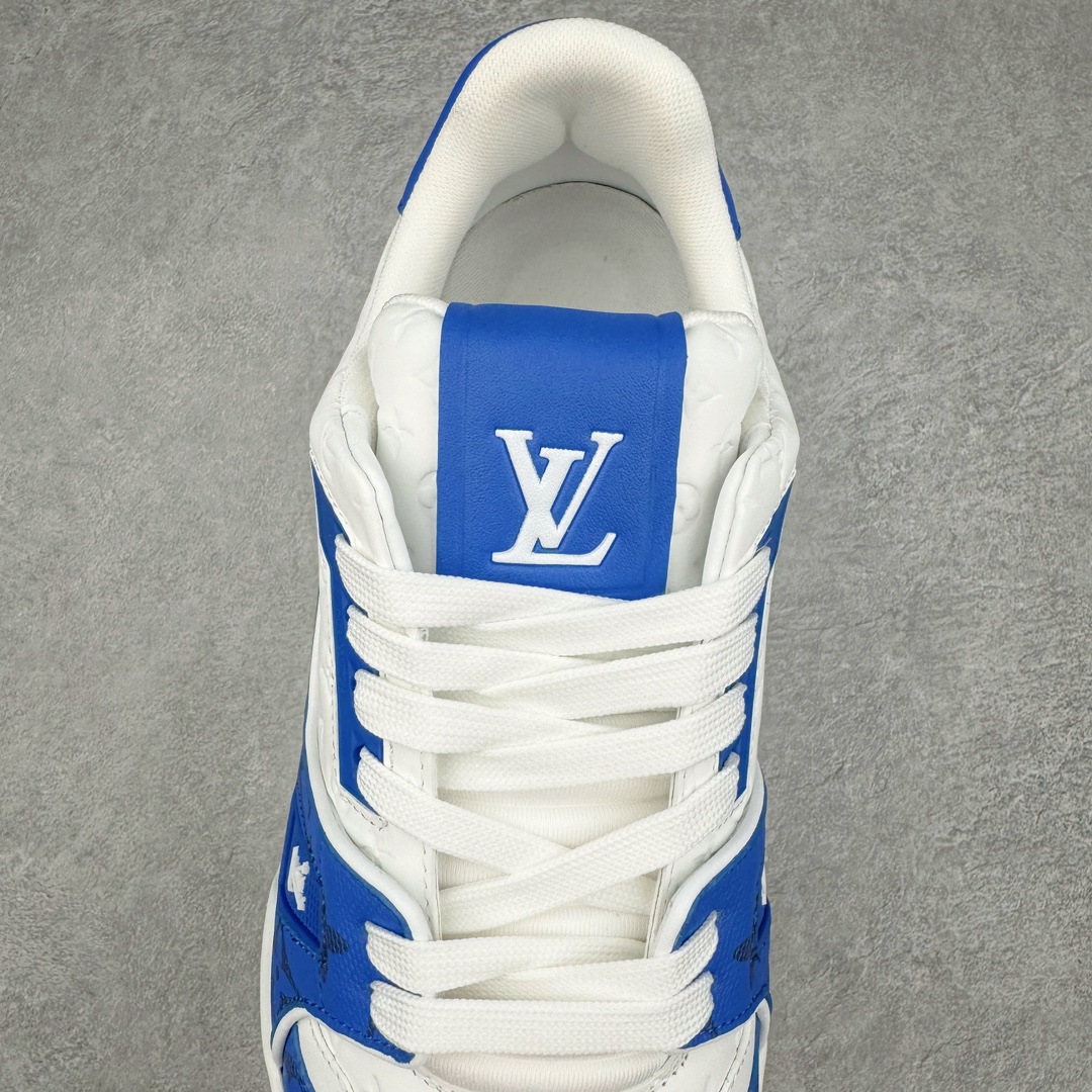 图片[5]-＃纯原福利 Louis Vuitton Trainer lv时装走秀运动鞋板鞋 牛仔白绿 老外外贸私人订单 全套原纸板楦头开发 原汁原味 完美呈现版型 原数据独家私模大底 超高清洁度 独家磨具开发男女鞋 全网最具灵魂的版型 正确原装黄色鞋盒 正确中底印花 鞋面印花3D高频深度立体 全鞋电脑针车 紧密相连 针距密度一致 环保乳胶注塑鞋垫 厚度脚感还原原版 皮面裁剪部位 统一油边封口工艺 原装橡胶大底含胶量大底组合零偏差 专柜全套包装 防尘袋 说明书 质保卡 尺码：36 37 38 39 40 41 42 43 44 45-选品中心