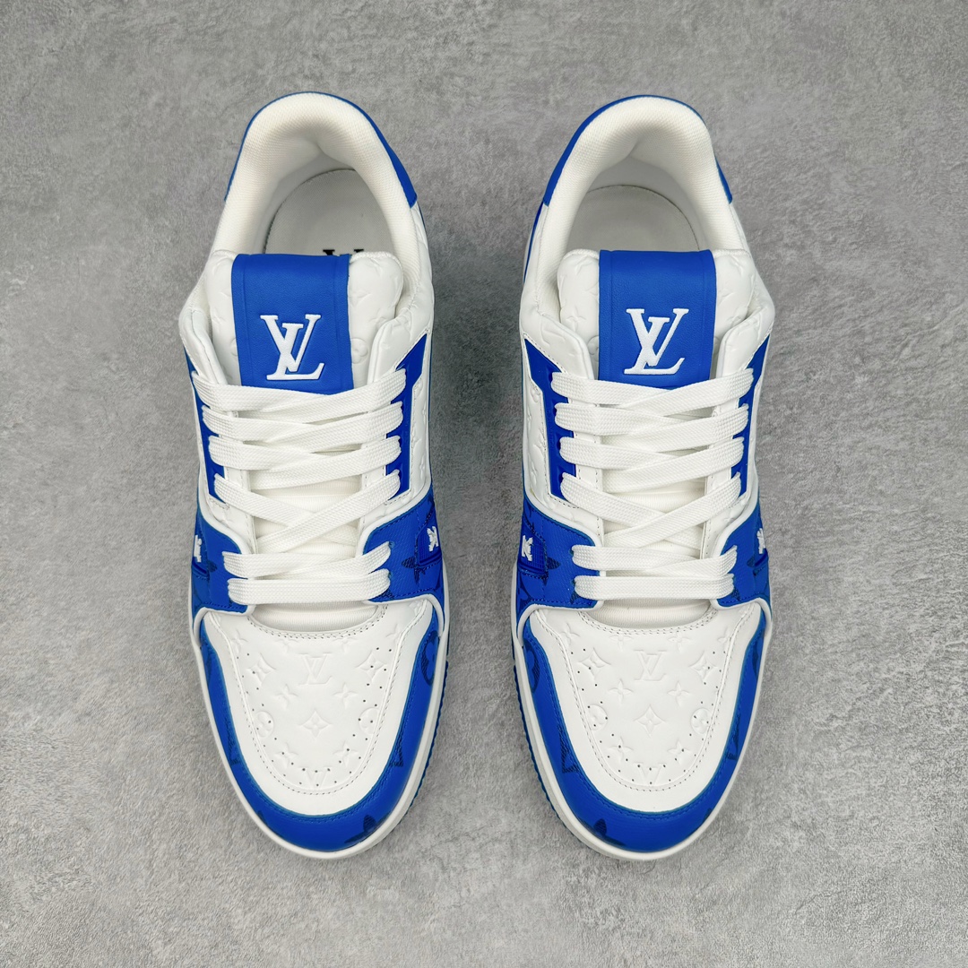 图片[2]-＃纯原福利 Louis Vuitton Trainer lv时装走秀运动鞋板鞋 牛仔白绿 老外外贸私人订单 全套原纸板楦头开发 原汁原味 完美呈现版型 原数据独家私模大底 超高清洁度 独家磨具开发男女鞋 全网最具灵魂的版型 正确原装黄色鞋盒 正确中底印花 鞋面印花3D高频深度立体 全鞋电脑针车 紧密相连 针距密度一致 环保乳胶注塑鞋垫 厚度脚感还原原版 皮面裁剪部位 统一油边封口工艺 原装橡胶大底含胶量大底组合零偏差 专柜全套包装 防尘袋 说明书 质保卡 尺码：36 37 38 39 40 41 42 43 44 45-选品中心