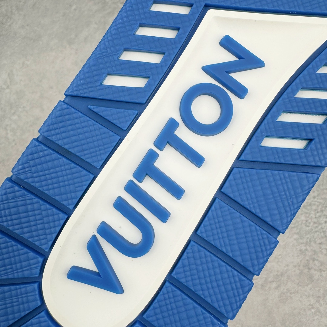 图片[16]-＃纯原福利 Louis Vuitton Trainer lv时装走秀运动鞋板鞋 牛仔白绿 老外外贸私人订单 全套原纸板楦头开发 原汁原味 完美呈现版型 原数据独家私模大底 超高清洁度 独家磨具开发男女鞋 全网最具灵魂的版型 正确原装黄色鞋盒 正确中底印花 鞋面印花3D高频深度立体 全鞋电脑针车 紧密相连 针距密度一致 环保乳胶注塑鞋垫 厚度脚感还原原版 皮面裁剪部位 统一油边封口工艺 原装橡胶大底含胶量大底组合零偏差 专柜全套包装 防尘袋 说明书 质保卡 尺码：36 37 38 39 40 41 42 43 44 45-选品中心