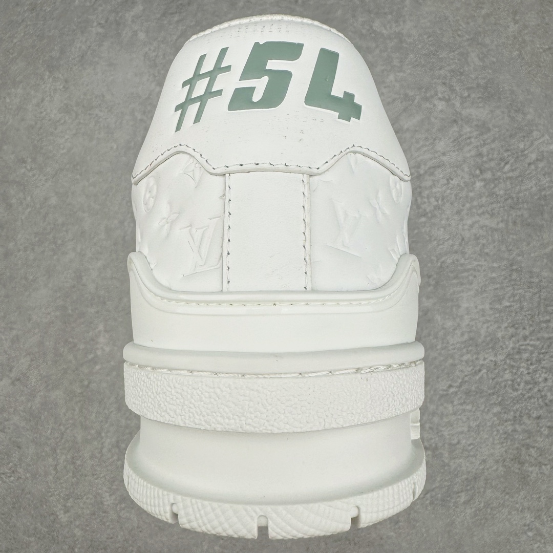图片[8]-＃纯原福利 Louis Vuitton Trainer lv时装走秀运动鞋板鞋 牛仔白绿 老外外贸私人订单 全套原纸板楦头开发 原汁原味 完美呈现版型 原数据独家私模大底 超高清洁度 独家磨具开发男女鞋 全网最具灵魂的版型 正确原装黄色鞋盒 正确中底印花 鞋面印花3D高频深度立体 全鞋电脑针车 紧密相连 针距密度一致 环保乳胶注塑鞋垫 厚度脚感还原原版 皮面裁剪部位 统一油边封口工艺 原装橡胶大底含胶量大底组合零偏差 专柜全套包装 防尘袋 说明书 质保卡 尺码：36 37 38 39 40 41 42 43 44 45-选品中心