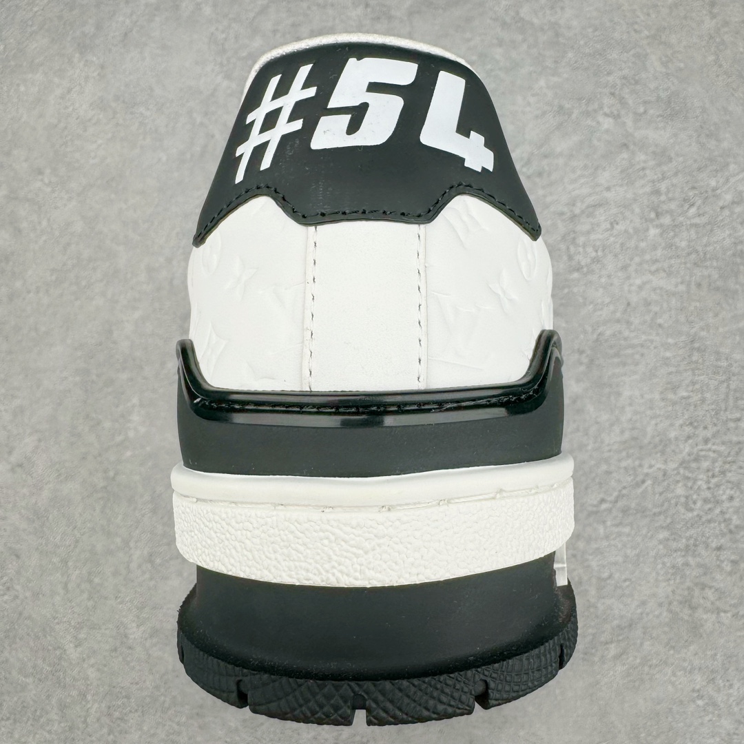 图片[8]-＃纯原福利 Louis Vuitton Trainer lv时装走秀运动鞋板鞋 牛仔白绿 老外外贸私人订单 全套原纸板楦头开发 原汁原味 完美呈现版型 原数据独家私模大底 超高清洁度 独家磨具开发男女鞋 全网最具灵魂的版型 正确原装黄色鞋盒 正确中底印花 鞋面印花3D高频深度立体 全鞋电脑针车 紧密相连 针距密度一致 环保乳胶注塑鞋垫 厚度脚感还原原版 皮面裁剪部位 统一油边封口工艺 原装橡胶大底含胶量大底组合零偏差 专柜全套包装 防尘袋 说明书 质保卡 尺码：36 37 38 39 40 41 42 43 44 45-选品中心