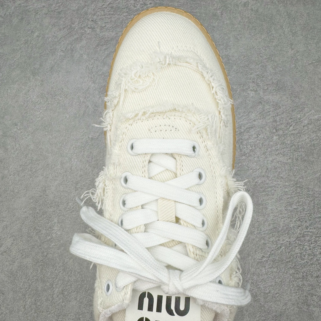 图片[4]-Miumiu 缪缪春夏新款帆布复古低帮时尚德训鞋 纯原开发 内里全头层小羊皮 原版防滑橡胶鞋底设计 定制原厂牛仔布鞋面 官方同步配件包装 尺码：35 36 37 38 39 40 41 42 43 44-选品中心