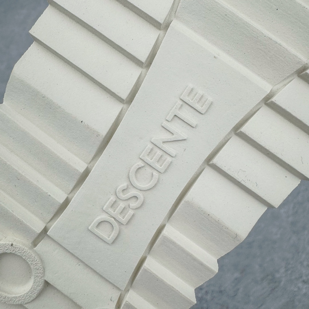 图片[12]-DESCENTE CHRON 迪桑特复古运动一脚蹬帆布鞋透气休闲鞋 轻松方便的一脚蹬设计 搭配轻质弹性鞋底 脚感舒适 简洁的帆布鞋面设计适用于多场景穿搭 尺码：36 36.5 37.5 38 38.5 39 40 40.5 41 42 42.5 43 44 44.5 45-选品中心