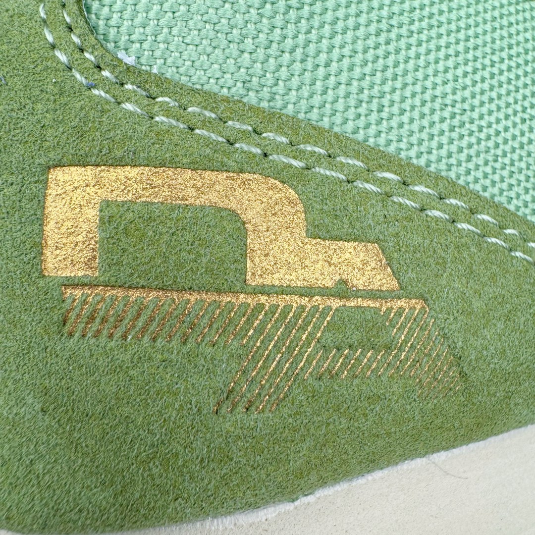 图片[14]-DESCENTE CHRON 迪桑特复古运动一脚蹬帆布鞋透气休闲鞋 轻松方便的一脚蹬设计 搭配轻质弹性鞋底 脚感舒适 简洁的帆布鞋面设计适用于多场景穿搭 尺码：36 36.5 37.5 38 38.5 39 40 40.5 41 42 42.5 43 44 44.5 45-选品中心