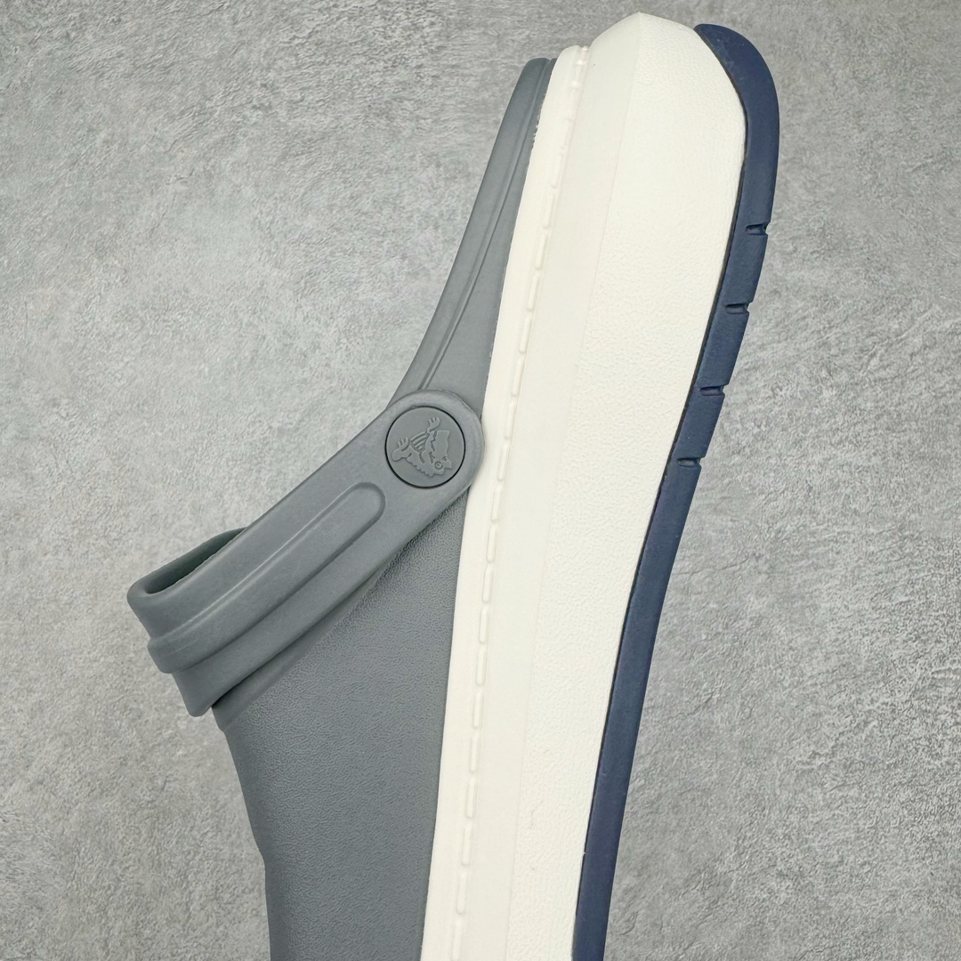 图片[7]-＃DG莞产 Crocs Classic Clog 卡骆驰简约休闲沙滩洞洞拖鞋凉鞋 全速 透明防水袋包装 注意配件需单独购买 超轻Croslite专利材料打造 鞋面更加耐用易清洗 该鞋款轻盈舒适 2002年 经典克骆格诞生 秉承外形简单 穿着舒适的初衷 不断为消费者带来舒适的穿着体验 穿出“趣”味 鞋面洞洞可搭彰显个性的智必星 一鞋两穿 可调节式后跟带增添鞋身的稳固性能 放前面变成愜意舒适的凉拖 放后面行走跑跳更加稳妥 Croslite ™材料 封闭式细胞树脂 能够在体温作用下自动变形以适应脚部形状 涉水性优秀的同时易于清洁 抓地力强 不易打滑 Crocs的核心理念：轻便 灵活 全方位的舒适感 同步官方尺码：M4（36-37） M5（37-38）M6（38-39）M7（39-40）M8（41-42）M9（42-43）M10（43-44）M11（45-46）-选品中心