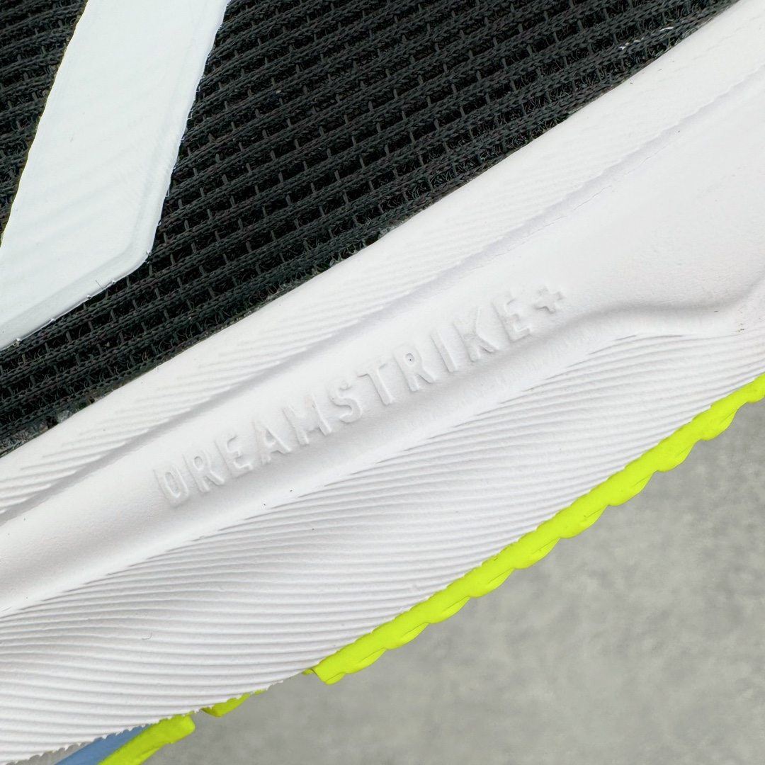 图片[16]-AD Supernova Rise 阿迪全新休闲轻跑鞋 IG1801 款鞋采用了Dreamstrike+ 中底 将缓冲材质与柔软的织物相结合 以最大限度地减少刺激性摩擦和慢跑后水泡的可能性 在美学方面 Supernova Rise 从自然和生物中汲取灵感 如深色底色和半绿色细节 尺码：36 36.5 37.5 38 38.5 39 40 40.5 41 42 42.5 43 44 44.5 45-选品中心