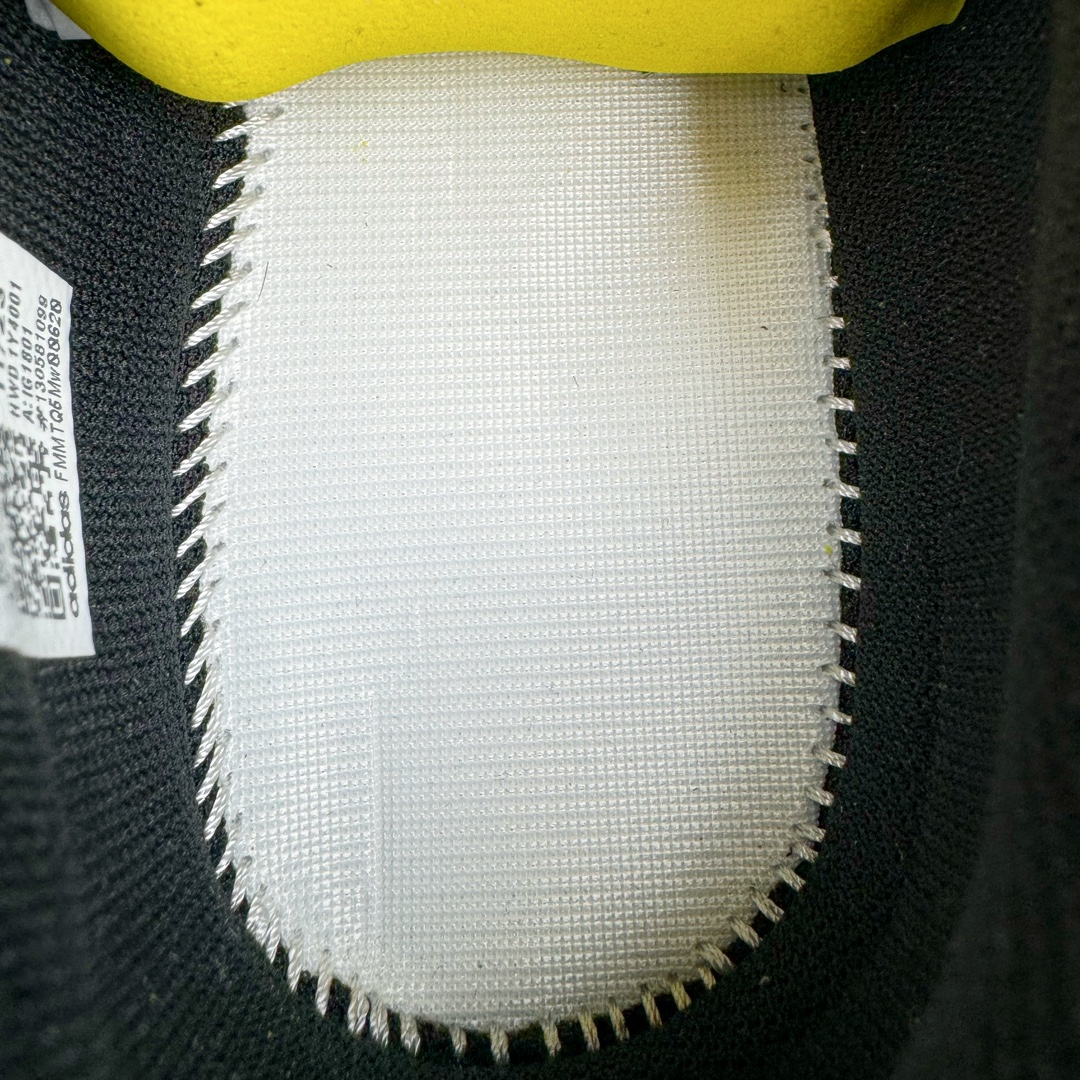 图片[17]-AD Supernova Rise 阿迪全新休闲轻跑鞋 IG1801 款鞋采用了Dreamstrike+ 中底 将缓冲材质与柔软的织物相结合 以最大限度地减少刺激性摩擦和慢跑后水泡的可能性 在美学方面 Supernova Rise 从自然和生物中汲取灵感 如深色底色和半绿色细节 尺码：36 36.5 37.5 38 38.5 39 40 40.5 41 42 42.5 43 44 44.5 45-选品中心