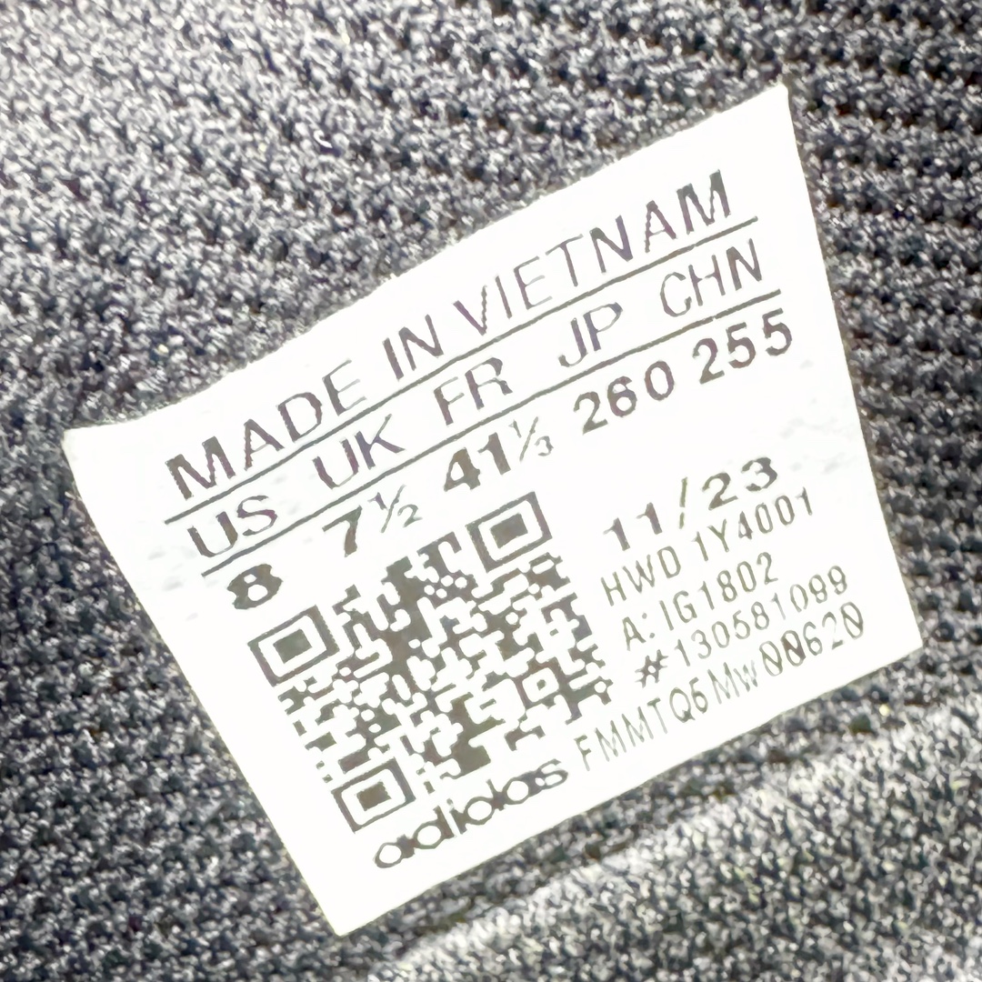 图片[13]-AD Supernova Rise 阿迪全新休闲轻跑鞋 IG1802 款鞋采用了Dreamstrike+ 中底 将缓冲材质与柔软的织物相结合 以最大限度地减少刺激性摩擦和慢跑后水泡的可能性 在美学方面 Supernova Rise 从自然和生物中汲取灵感 如深色底色和半绿色细节 尺码：36 36.5 37.5 38 38.5 39 40 40.5 41 42 42.5 43 44 44.5 45-选品中心