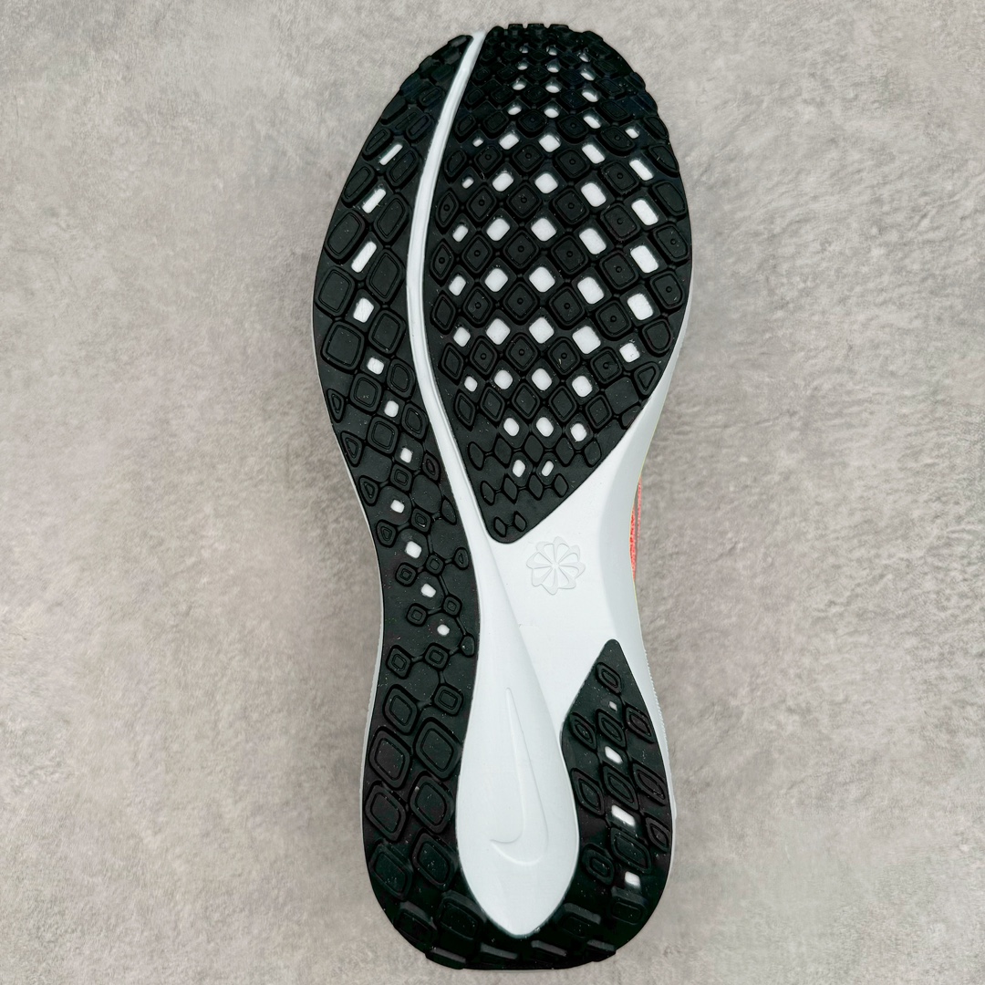图片[9]-NK Zoom Pegasus 飞马41代马拉松系列网面透气缓震疾速跑鞋 拥有 Zoom Air 一如既往的稳定感和流畅感 鞋面采用工程网眼设计 为特定高热区域营造出色透气性 进一步增加鞋面的穿孔数量 让足部能够快速散热 中足搭配 Flywire 飞线 在高速运动时营造舒适稳定的贴合感 内置Zoon气垫加持 动力十足 货号：FD2722-100 尺码：36 36.5 37.5 38 38.5 39 40 40.5 41 42 42.5 43 44 44.5 45-选品中心