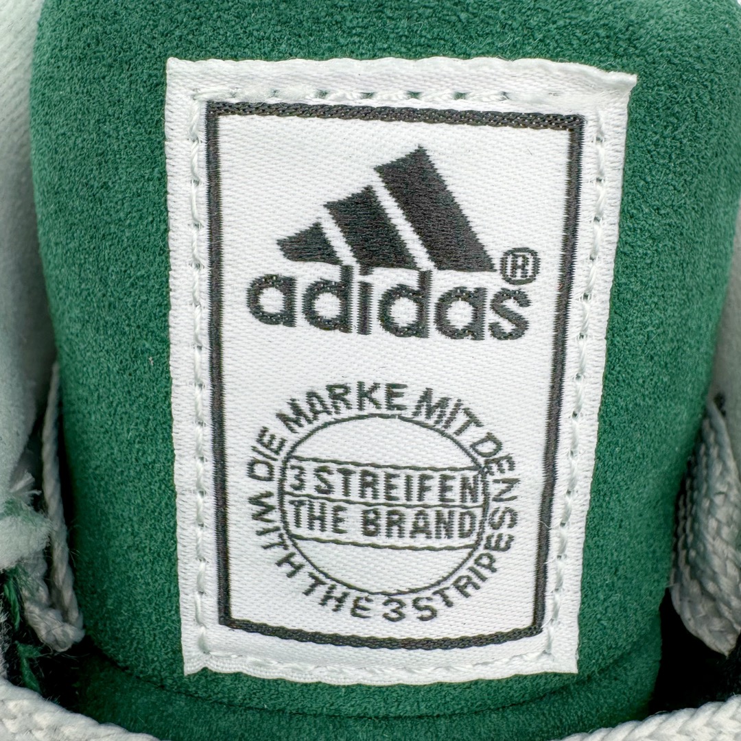 图片[11]-＃C版纯原 Crude x AD Originals Adimatic MID 马蒂奇系列中帮复古鲨鱼面包休闲运动休闲滑板板鞋 IE0022 葡萄牙涂鸦艺术家 Crude 与 Originals合作鞋款“Ynuk”系列。此次双方以Adimatic鞋型为基础，带来Crude × adidas Originals Adimatic Mid，一款超高颜值的面包鞋！鞋面采用麂皮材质打造，质感满满。鞋身元素经过放大处理，加厚的鞋舌、宽大的鞋带、大尺寸的三条杠。中底部分，鞋头、鞋尾是鲨鱼齿图案。最后深灰色中底搭配橡胶为底收尾，完善整双鞋设计。尺码：36 36⅔ 37⅓ 38 38⅔ 39⅓ 40 40⅔ 41⅓ 42 42⅔ 43⅓ 44 45-选品中心