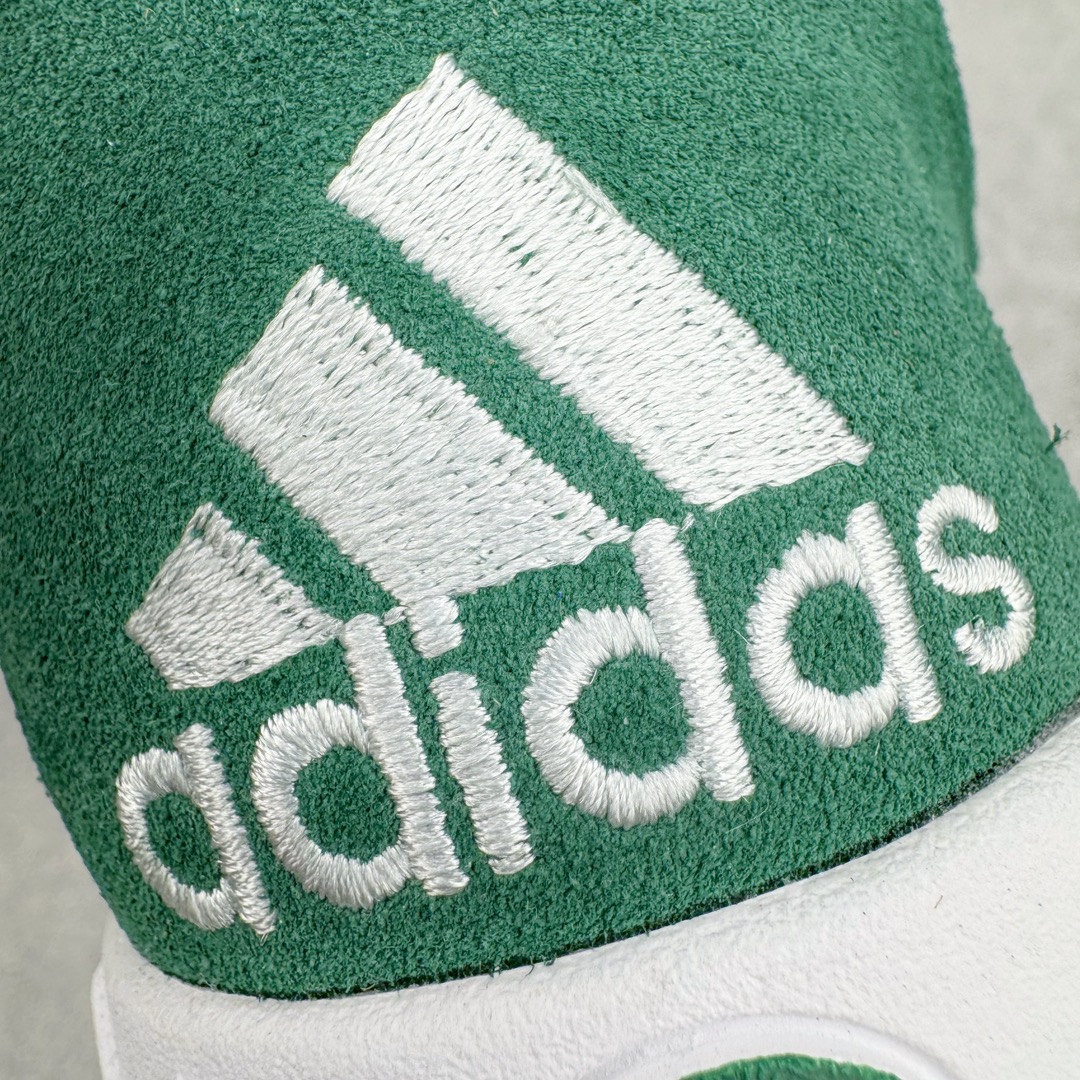 图片[10]-＃C版纯原 Crude x AD Originals Adimatic MID 马蒂奇系列中帮复古鲨鱼面包休闲运动休闲滑板板鞋 IE0022 葡萄牙涂鸦艺术家 Crude 与 Originals合作鞋款“Ynuk”系列。此次双方以Adimatic鞋型为基础，带来Crude × adidas Originals Adimatic Mid，一款超高颜值的面包鞋！鞋面采用麂皮材质打造，质感满满。鞋身元素经过放大处理，加厚的鞋舌、宽大的鞋带、大尺寸的三条杠。中底部分，鞋头、鞋尾是鲨鱼齿图案。最后深灰色中底搭配橡胶为底收尾，完善整双鞋设计。尺码：36 36⅔ 37⅓ 38 38⅔ 39⅓ 40 40⅔ 41⅓ 42 42⅔ 43⅓ 44 45-选品中心