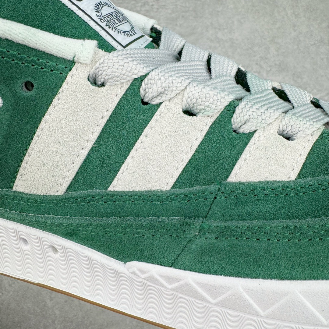 图片[13]-＃C版纯原 Crude x AD Originals Adimatic MID 马蒂奇系列中帮复古鲨鱼面包休闲运动休闲滑板板鞋 IE0022 葡萄牙涂鸦艺术家 Crude 与 Originals合作鞋款“Ynuk”系列。此次双方以Adimatic鞋型为基础，带来Crude × adidas Originals Adimatic Mid，一款超高颜值的面包鞋！鞋面采用麂皮材质打造，质感满满。鞋身元素经过放大处理，加厚的鞋舌、宽大的鞋带、大尺寸的三条杠。中底部分，鞋头、鞋尾是鲨鱼齿图案。最后深灰色中底搭配橡胶为底收尾，完善整双鞋设计。尺码：36 36⅔ 37⅓ 38 38⅔ 39⅓ 40 40⅔ 41⅓ 42 42⅔ 43⅓ 44 45-选品中心