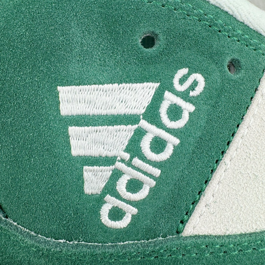 图片[14]-＃C版纯原 Crude x AD Originals Adimatic MID 马蒂奇系列中帮复古鲨鱼面包休闲运动休闲滑板板鞋 IE0022 葡萄牙涂鸦艺术家 Crude 与 Originals合作鞋款“Ynuk”系列。此次双方以Adimatic鞋型为基础，带来Crude × adidas Originals Adimatic Mid，一款超高颜值的面包鞋！鞋面采用麂皮材质打造，质感满满。鞋身元素经过放大处理，加厚的鞋舌、宽大的鞋带、大尺寸的三条杠。中底部分，鞋头、鞋尾是鲨鱼齿图案。最后深灰色中底搭配橡胶为底收尾，完善整双鞋设计。尺码：36 36⅔ 37⅓ 38 38⅔ 39⅓ 40 40⅔ 41⅓ 42 42⅔ 43⅓ 44 45-选品中心