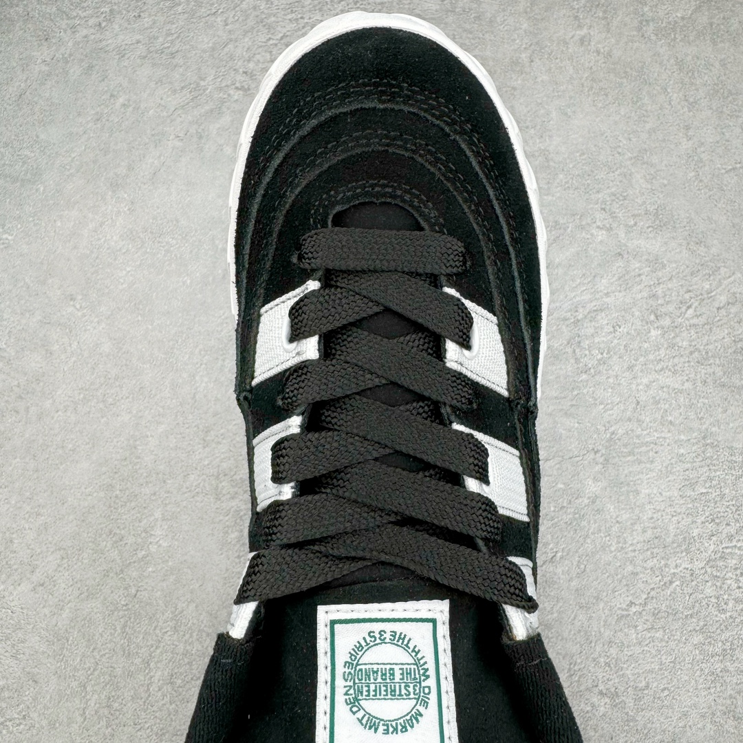 图片[4]-＃C版纯原 Crude x AD Originals Adimatic MID 马蒂奇系列中帮复古鲨鱼面包休闲运动休闲滑板板鞋 IF6289 葡萄牙涂鸦艺术家 Crude 与 Originals合作鞋款“Ynuk”系列。此次双方以Adimatic鞋型为基础，带来Crude × adidas Originals Adimatic Mid，一款超高颜值的面包鞋！鞋面采用麂皮材质打造，质感满满。鞋身元素经过放大处理，加厚的鞋舌、宽大的鞋带、大尺寸的三条杠。中底部分，鞋头、鞋尾是鲨鱼齿图案。最后深灰色中底搭配橡胶为底收尾，完善整双鞋设计。尺码：36 36⅔ 37⅓ 38 38⅔ 39⅓ 40 40⅔ 41⅓ 42 42⅔ 43⅓ 44 45-选品中心