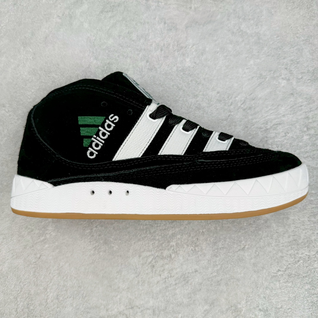 ＃C版纯原 Crude x AD Originals Adimatic MID 马蒂奇系列中帮复古鲨鱼面包休闲运动休闲滑板板鞋 IF6289 葡萄牙涂鸦艺术家 Crude 与 Originals合作鞋款“Ynuk”系列。此次双方以Adimatic鞋型为基础，带来Crude × adidas Originals Adimatic Mid，一款超高颜值的面包鞋！鞋面采用麂皮材质打造，质感满满。鞋身元素经过放大处理，加厚的鞋舌、宽大的鞋带、大尺寸的三条杠。中底部分，鞋头、鞋尾是鲨鱼齿图案。最后深灰色中底搭配橡胶为底收尾，完善整双鞋设计。尺码：36 36⅔ 37⅓ 38 38⅔ 39⅓ 40 40⅔ 41⅓ 42 42⅔ 43⅓ 44 45-选品中心