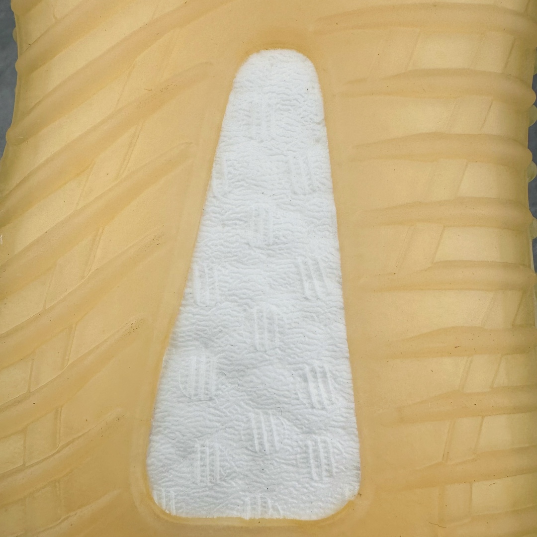 图片[11]-＃S版福利 Yeezy Boost 350 V2 28色 性价比外贸订单口碑惊人 原厂纸板楦头开发 进口机台打造完美鞋型 满钉油性爆米花 原厂针织面 鞋型细节后跟收缩度完美 上脚轻易乱真 毕竟没人会趴着看你细节 为保证脚感 建议选大半码 尺码：36 36.5 37 38 38.5 39 40 40.5 41 42 42.5 43 44 44.5 45 46-选品中心