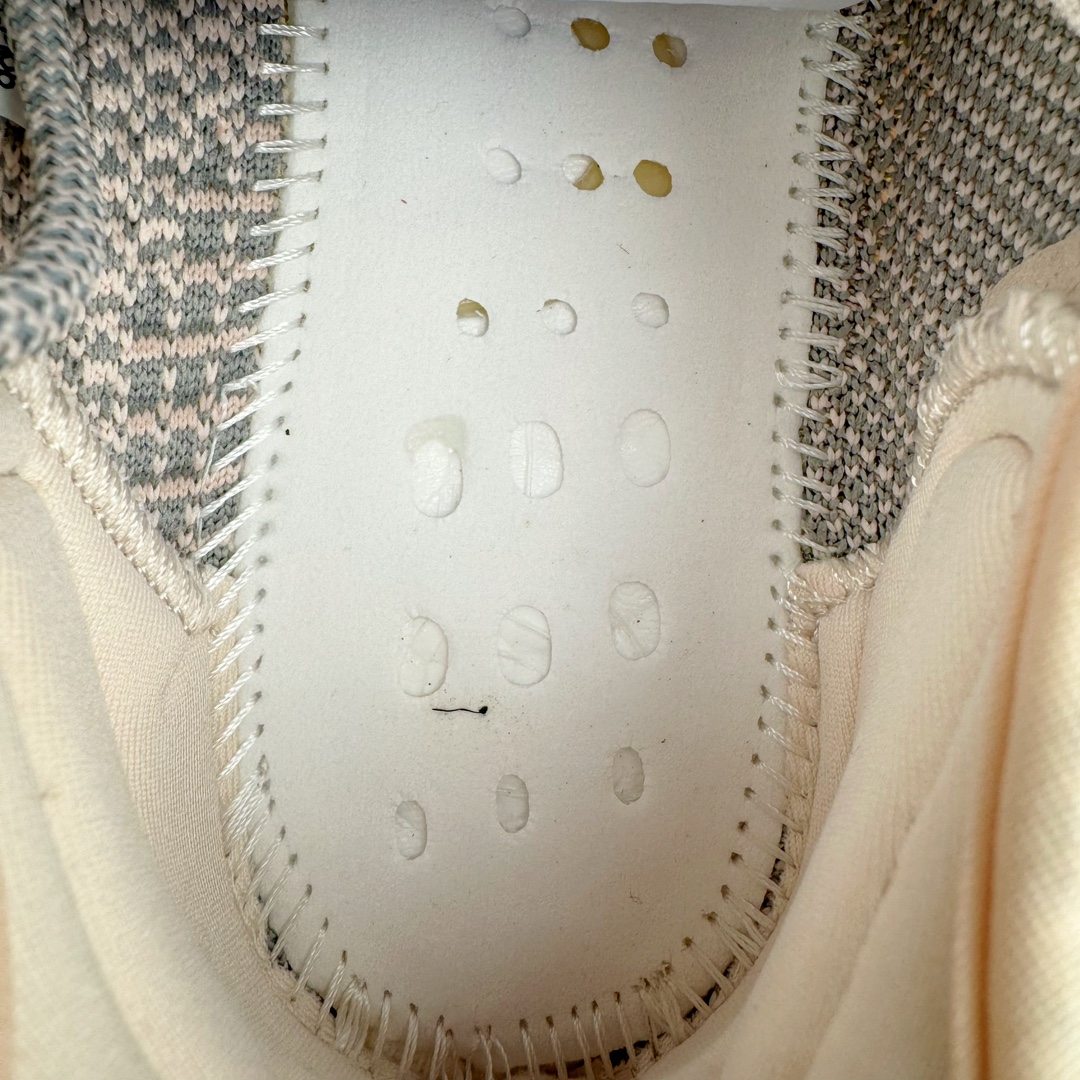 图片[12]-＃S版福利 Yeezy Boost 350 V2 28色 性价比外贸订单口碑惊人 原厂纸板楦头开发 进口机台打造完美鞋型 满钉油性爆米花 原厂针织面 鞋型细节后跟收缩度完美 上脚轻易乱真 毕竟没人会趴着看你细节 为保证脚感 建议选大半码 尺码：36 36.5 37 38 38.5 39 40 40.5 41 42 42.5 43 44 44.5 45 46-选品中心