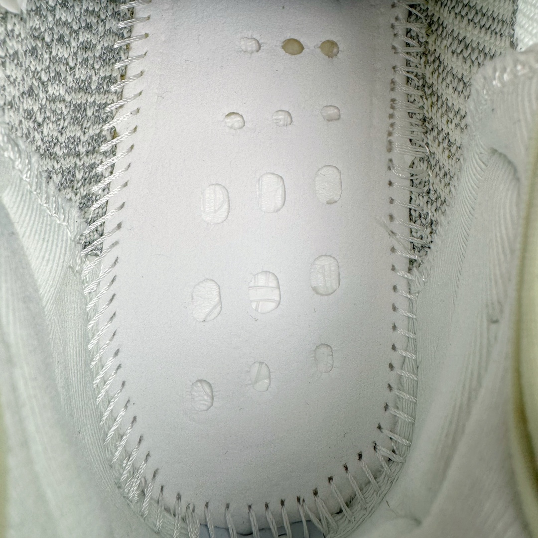 图片[13]-＃S版福利 Yeezy Boost 350 V2 28色 性价比外贸订单口碑惊人 原厂纸板楦头开发 进口机台打造完美鞋型 满钉油性爆米花 原厂针织面 鞋型细节后跟收缩度完美 上脚轻易乱真 毕竟没人会趴着看你细节 为保证脚感 建议选大半码 尺码：36 36.5 37 38 38.5 39 40 40.5 41 42 42.5 43 44 44.5 45 46-选品中心