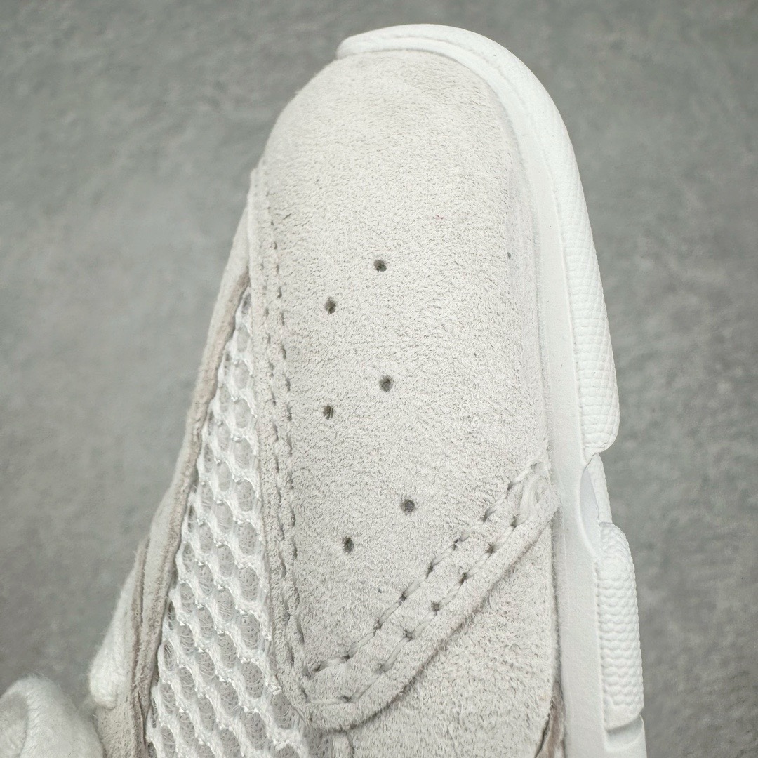 图片[21]-＃M纯原 Miumiu x New Balance NB530 新百伦缪缪联名款复古运动鞋 全套原楦原纸板原厂数据开发 原厂三文治网纱 原装进口羊皮加羊反绒正确绒感卡色 正确中底拉帮中底纸板满印细节 冲裁组合 匠心打造 耗时两个月开发完成 工艺极其复杂难度可想而知 新开独立私模大底 全网唯一正确私模大底 高端零售专供产物 这双变奏版本的530 SL 有着抢眼的双鞋带系统 以撞色的拼接感带出不同以往的风格 同时透过网眼面料与麂皮呈现复古质地 除了极为受到欢迎的棕色调之外 还推出了轻盈的裸白色系 而双方的联名徽标则展现在鞋舌以及内里衬底之上 搭配棉质和皮革的双重鞋带设计呈现出不俗的质感 此番的一大亮点就是将原来的ABZORB 鞋底更换为超薄外底 诠释Y2K风造型 鞋舌上的\\\”Miu Miu\\\”和\\\”NB\\\”Logo彰显联名身份 整双鞋带来浓浓的复古氛围 尺码：36 37 37.5 38 38.5 39.5 40 40.5 41.5 42 42.5 43 44 44.5 45 45.5 46.5-选品中心