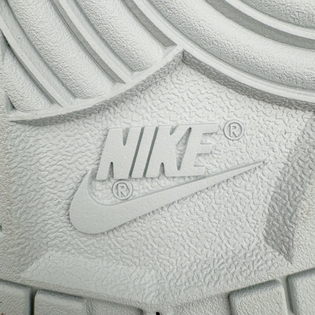 图片[20]-＃YC纯原福利 NK Dunk Low 桃心北卡蓝 DV0831-101 定制系列天花板 无原鞋不开发 全系列得物原鞋一比一校对开发 配色持续更新中 终端对接 优势输出 全套原厂楦头原纸板数据档案倾力打造 原汁原味莞产 极致还原 圈内最强针车工艺 高端零售指定版 广东原厂配套原盒原标 鞋盒分三个尺码段 原厂冲刀 超高清洁度 全鞋零毛边皮料切割 采用原厂百宏鞋带以及原厂百宏织唛舌标 内标可供原厂几率过验 进口原装条纹中底布 四线拉帮白色点胶 原厂拉帮手法遵循公司 原厂电绣 极致还原 尺码：35.5 36 36.5 37.5 38 38.5 39 40 40.5 41 42 42.5 43 44 44.5 45 46 47.5-选品中心