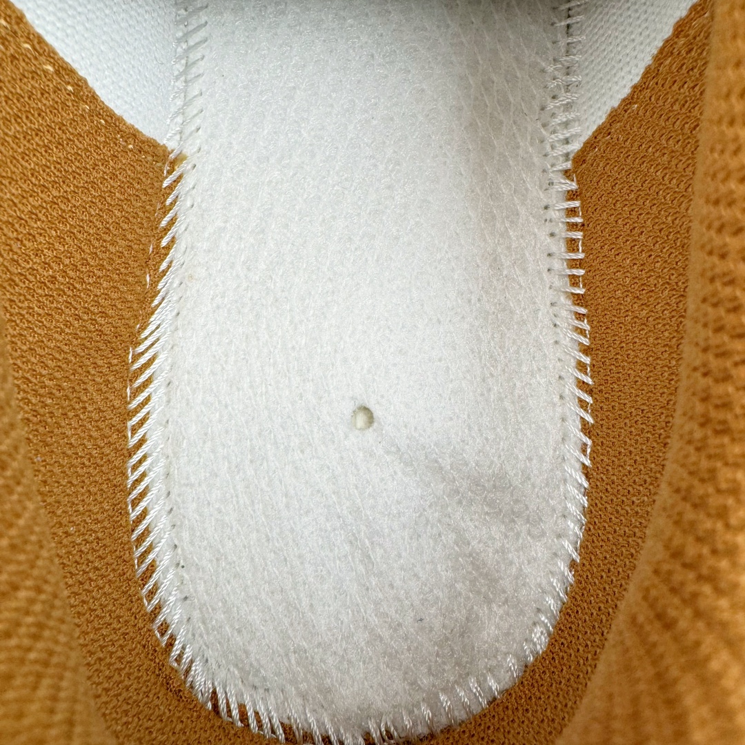 图片[10]-＃PB过验版 MLB Big Ball Chunky 复古印花老爹鞋系列低帮轻量增高厚底百搭休闲运动慢跑鞋 Korea韩国联名NY美国榄球纽约洋基队限定 目前可过轻松秒过各类鉴定 能操作的私聊 韩国代购专供 左脚内置NFC感应 区别市面贴纸假芯片 MLB专用菱形双针中底布 重点细节中底布带注胶孔 原厂NFC感应吊牌 支持鉴定 一个两位数 原盒原标 全套原楦原纸板原厂数据开发 中韩文保养标贴 绿色防霉片 平台代购专供 独家一比一RB+MD组合大底 高频后跟小人Logo精准对位立体饱满 正确网布加超迁鞋面 转印中底走线紧密 转印Logo工艺表层防刮不掉色 尺码：35 36 36.5 37.5 38 38.5 39 40 40.5 41 42 42.5 43 44 44.5 45-选品中心