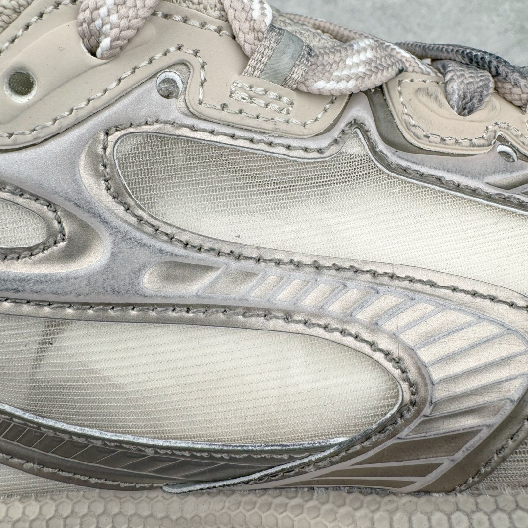 图片[19]-＃VG零售版 BALENCIAGA 3XL Sneakers 巴黎世家十代网布系带低帮走秀复古老爹鞋 全套原纸板楦头开发 最原汁原味的灵魂版型 全鞋荧光划线卡点 胶水把控整洁度追求极致完美 每一双都是工艺品 多重QC质检 超越公司货的品控标准 实实在在的免检产品 原盒原配 正确字体电绣 粗细、位置、大小正确 侧边TPU 透气孔匹配意产原版 正确分离大底 TPU软底 原版一致大底LOGO 立体感十足 原厂皮料水洗做旧 采购原厂网纱 不含皮革 网布材料和聚氨酯 磨损效果 鞋头边缘和后帮 Balenciaga 徽标 鞋面和后跟凸印尺码 鞋舌 3XL 橡胶品牌标识和反光细节 鞋帮拉袢和鞋舌拉祥 配反光细节 备用鞋带在鞋履前侧 可在穿着前取下 便于不同造型搭配 正常尺码 尺码：35 36 37 38 39 40 41 42 43 44 45 46-选品中心