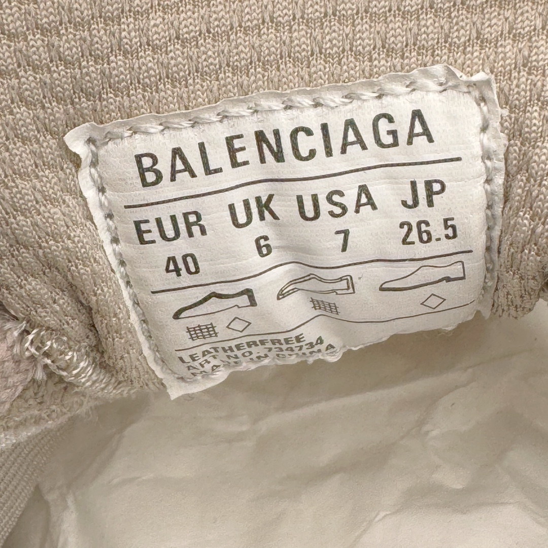 图片[11]-＃VG零售版 BALENCIAGA 3XL Sneakers 巴黎世家十代网布系带低帮走秀复古老爹鞋 全套原纸板楦头开发 最原汁原味的灵魂版型 全鞋荧光划线卡点 胶水把控整洁度追求极致完美 每一双都是工艺品 多重QC质检 超越公司货的品控标准 实实在在的免检产品 原盒原配 正确字体电绣 粗细、位置、大小正确 侧边TPU 透气孔匹配意产原版 正确分离大底 TPU软底 原版一致大底LOGO 立体感十足 原厂皮料水洗做旧 采购原厂网纱 不含皮革 网布材料和聚氨酯 磨损效果 鞋头边缘和后帮 Balenciaga 徽标 鞋面和后跟凸印尺码 鞋舌 3XL 橡胶品牌标识和反光细节 鞋帮拉袢和鞋舌拉祥 配反光细节 备用鞋带在鞋履前侧 可在穿着前取下 便于不同造型搭配 正常尺码 尺码：35 36 37 38 39 40 41 42 43 44 45 46-选品中心