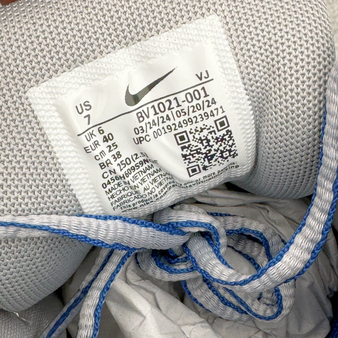 图片[11]-NK P-6000 系列低帮复古老爹风休闲运动舒适慢跑鞋 BV1021-001 融合 Pegasus 过往运动鞋设计 助力 21 世纪早期跑步运动跃升时尚新高度 采用透气网眼布、运动风格线条和耐穿覆面 兼具吸睛外观和舒适感受 中底泡绵以田径赛道为灵感 打造厚实设计 缔造出众缓震性能 尺码：36 36.5 37.5 38 38.5 39 40 40.5 41 42 42.5 43 44 44.5 45-选品中心