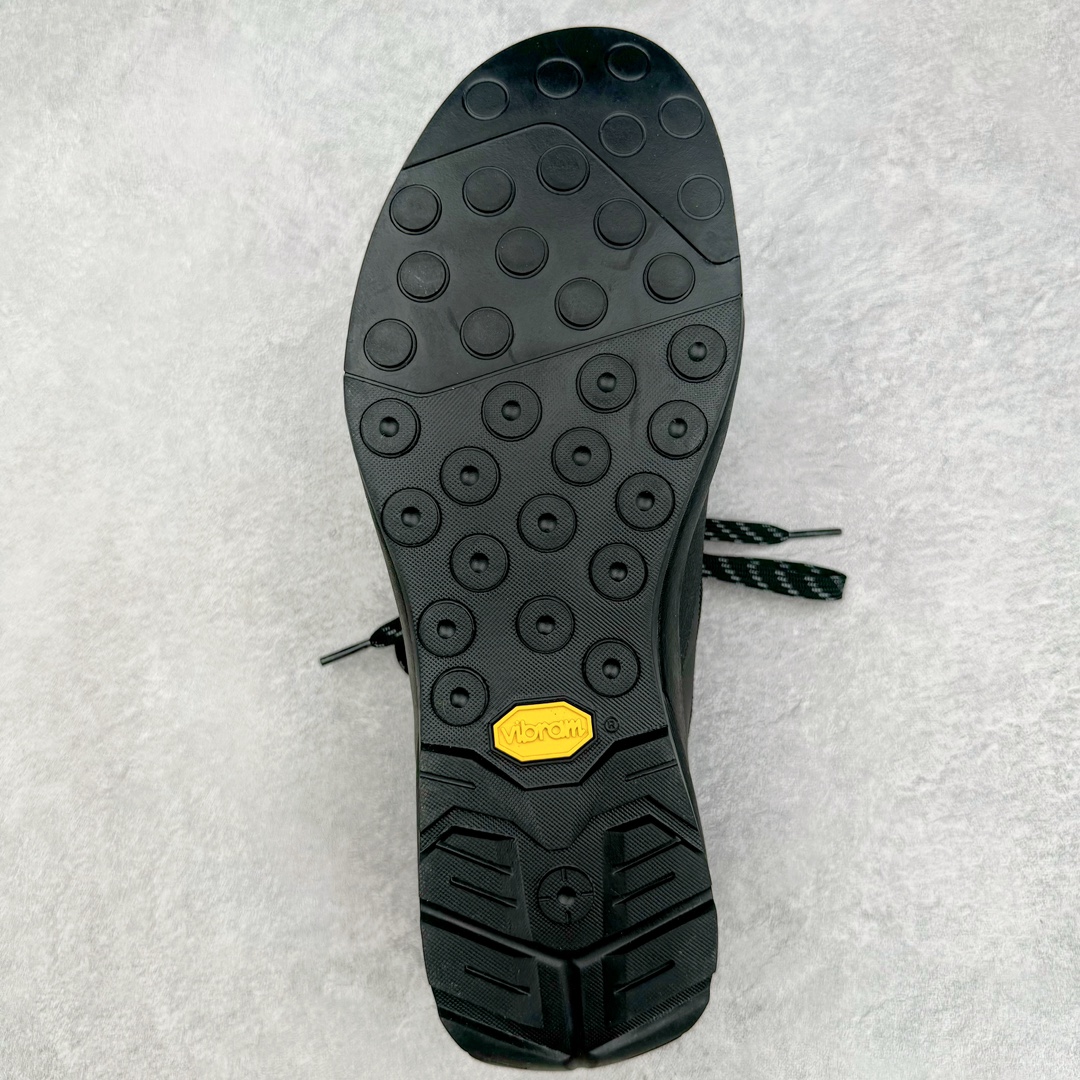 图片[9]-＃SG 加拿大品牌 始祖鸟·Arcteryx始祖鸟 Konseal Lt 轻量网布防滑轻便耐磨低帮越野跑步鞋 利用先进的技术、更轻但可靠耐用的材料和高度专注的设计流程，我们创造了我们最轻的接近鞋 Konseal LT。它专为在您携带背包和攀爬装备时覆盖崎岖的地面而设计，提供足底支撑和保护、应对不断変化的地形的敏捷性以及 Vibram® Megagrip 外底的自抓地力。内里提供赤足舒适感，鞋跟可平折，因此您可以在系绳或露营时将其作为木屐穿着。尺码：39 40 41 42 43 44 45-选品中心