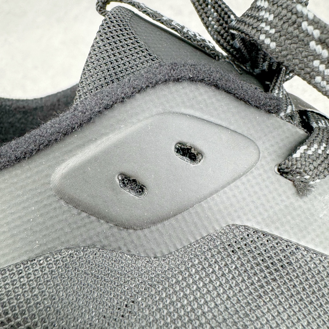 图片[14]-＃SG 加拿大品牌 始祖鸟·Arcteryx始祖鸟 Konseal Lt 轻量网布防滑轻便耐磨低帮越野跑步鞋 利用先进的技术、更轻但可靠耐用的材料和高度专注的设计流程，我们创造了我们最轻的接近鞋 Konseal LT。它专为在您携带背包和攀爬装备时覆盖崎岖的地面而设计，提供足底支撑和保护、应对不断変化的地形的敏捷性以及 Vibram® Megagrip 外底的自抓地力。内里提供赤足舒适感，鞋跟可平折，因此您可以在系绳或露营时将其作为木屐穿着。尺码：39 40 41 42 43 44 45-选品中心