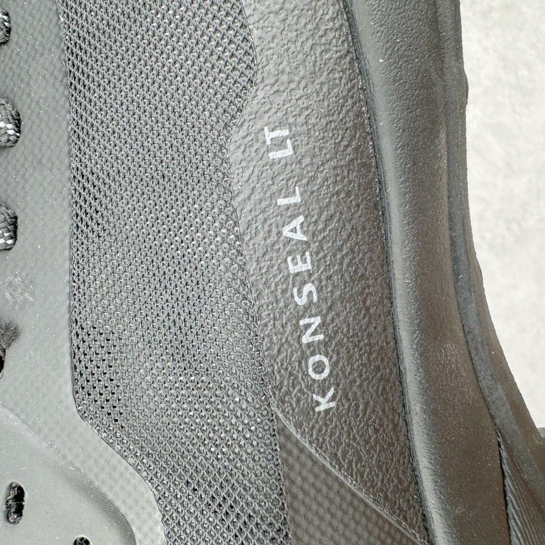 图片[15]-＃SG 加拿大品牌 始祖鸟·Arcteryx始祖鸟 Konseal Lt 轻量网布防滑轻便耐磨低帮越野跑步鞋 利用先进的技术、更轻但可靠耐用的材料和高度专注的设计流程，我们创造了我们最轻的接近鞋 Konseal LT。它专为在您携带背包和攀爬装备时覆盖崎岖的地面而设计，提供足底支撑和保护、应对不断変化的地形的敏捷性以及 Vibram® Megagrip 外底的自抓地力。内里提供赤足舒适感，鞋跟可平折，因此您可以在系绳或露营时将其作为木屐穿着。尺码：39 40 41 42 43 44 45-选品中心