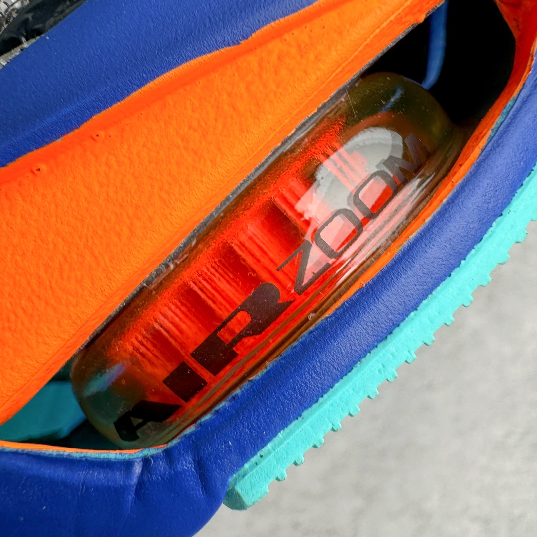 图片[13]-＃纯原 NK Air Zoom Alphafly NEXT% 3 2024全新马拉松超级跑鞋 ZD6206-100 有史以来最轻盈、测试次数最多的NK Alphafly 经过精英马拉松运动员的测试验证 并搭载Air Zoom气垫 旨在助力跑者实现突破 取得更佳的成绩 在开发过程中 Alphafly 3帮助耐克运动员凯尔文·基普图姆（Kelvin Kiptum）以2：00：35的成绩刷新了马拉松世界纪录 Alphafly的动力设计没有改变——Air Zoom气垫单元、Flyplate碳纤维板和ZoomX泡绵 但是整体系统的制作方法略有调整 优化和提升了对运动员的帮助 主要更新包括一体式鞋底 提供顺畅稳定的“后跟到脚趾”过渡；更宽的全长Flyplate碳纤维板提供稳定助推力 全新Fast Shot外底保证出色牵引力和抓地力 全新Atomknit 3.0鞋面提供更强的控制力、透气性和中足支撑力 尺码：36 36.5 37.5 38 38.5 39 40 40.5 41 42 42.5 43 44 44.5 45 46-选品中心