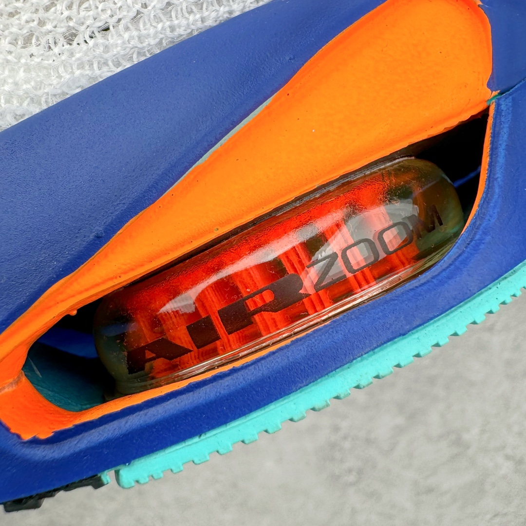 图片[16]-＃纯原 NK Air Zoom Alphafly NEXT% 3 2024全新马拉松超级跑鞋 ZD6206-100 有史以来最轻盈、测试次数最多的NK Alphafly 经过精英马拉松运动员的测试验证 并搭载Air Zoom气垫 旨在助力跑者实现突破 取得更佳的成绩 在开发过程中 Alphafly 3帮助耐克运动员凯尔文·基普图姆（Kelvin Kiptum）以2：00：35的成绩刷新了马拉松世界纪录 Alphafly的动力设计没有改变——Air Zoom气垫单元、Flyplate碳纤维板和ZoomX泡绵 但是整体系统的制作方法略有调整 优化和提升了对运动员的帮助 主要更新包括一体式鞋底 提供顺畅稳定的“后跟到脚趾”过渡；更宽的全长Flyplate碳纤维板提供稳定助推力 全新Fast Shot外底保证出色牵引力和抓地力 全新Atomknit 3.0鞋面提供更强的控制力、透气性和中足支撑力 尺码：36 36.5 37.5 38 38.5 39 40 40.5 41 42 42.5 43 44 44.5 45 46-选品中心