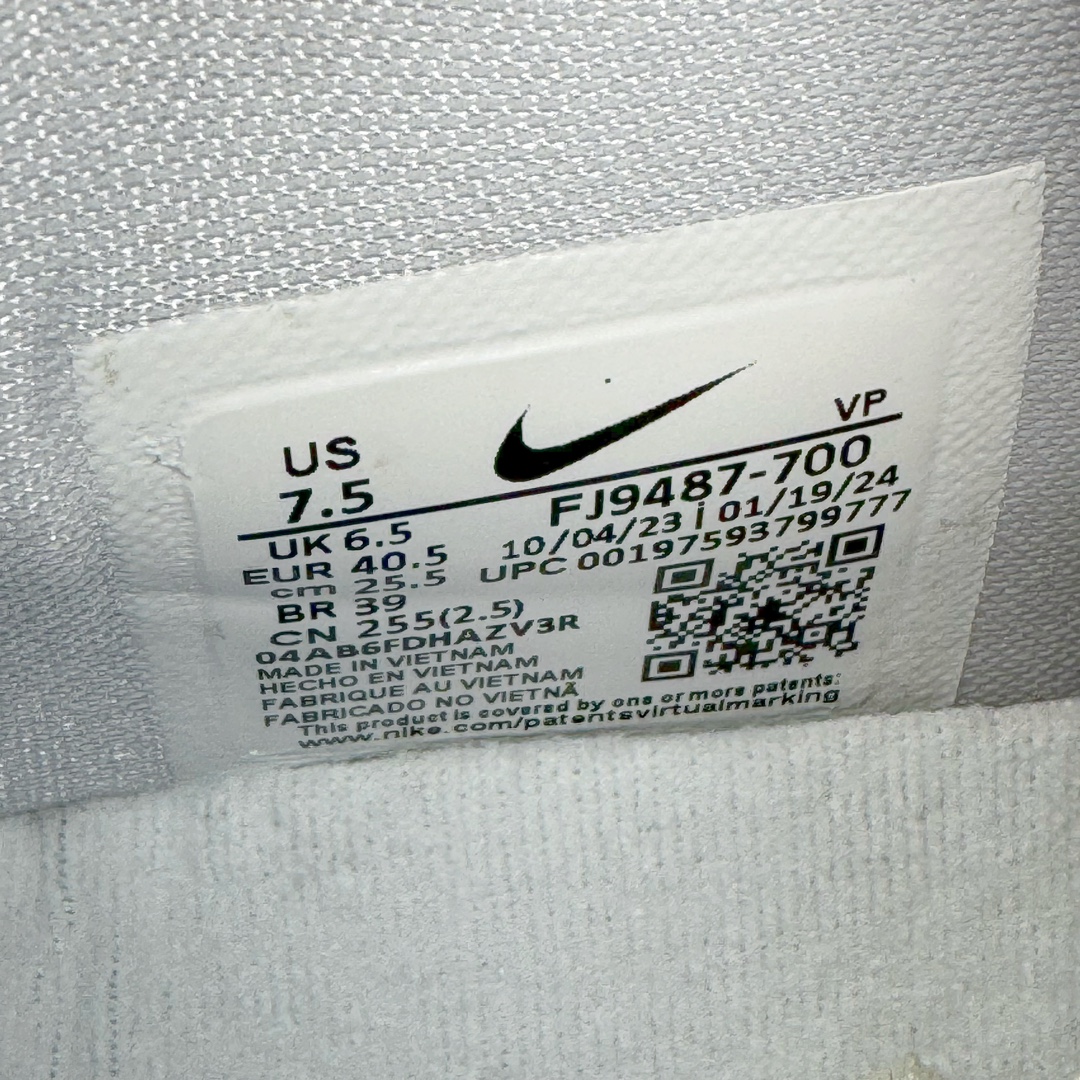 图片[11]-＃K版 NK KD17 EP 杜兰特十七代签名实战篮球鞋 FZ9487-700 配色灵感来自 Kevin Durant 的心路历程。从初出茅庐、适应环境、夺冠、受伤，再到伤愈复出，这些历程使 KD 变得更加成熟。鞋款上的紫色象征其职涯中所经历过的低潮，最终让他变得更强大。蓝色则是反映的是他的情绪起伏及如何靠着清晰思维，突破一切不好的情绪。出众缓震，舒适体验，鞋底融入 Nike Air 缓震配置，塑就出众缓震效果和舒适脚感，助力凯文·杜兰特在漫长赛季中所向披靡。疾速风范，惊艳表现，前足融入 Zoom Air 缓震配置，在比赛升温之际缔造出色回弹体验，尽显出众凌跃风采。全掌型泡绵出众回弹，营造柔软舒适感受。凹槽设计，畅动自如，鞋底凹槽和凸纹设计，提供多向抓地力和贴地感。足弓下方采用硬质设计，帮助稳固鞋身，助力实现从后跟到鞋头的流畅过渡。舒适契合，鞋面搭配多层网眼布，轻盈舒适。关键区域加固设计，帮助双足保持稳固；别致设计，外底的设计灵感源于手表齿轮，代表了凯文·杜兰特的内在工作及其有条不紊的做事习惯。尺码：40 40.5 41 42 42.5 43 44 44.5 45 46 47.5-选品中心