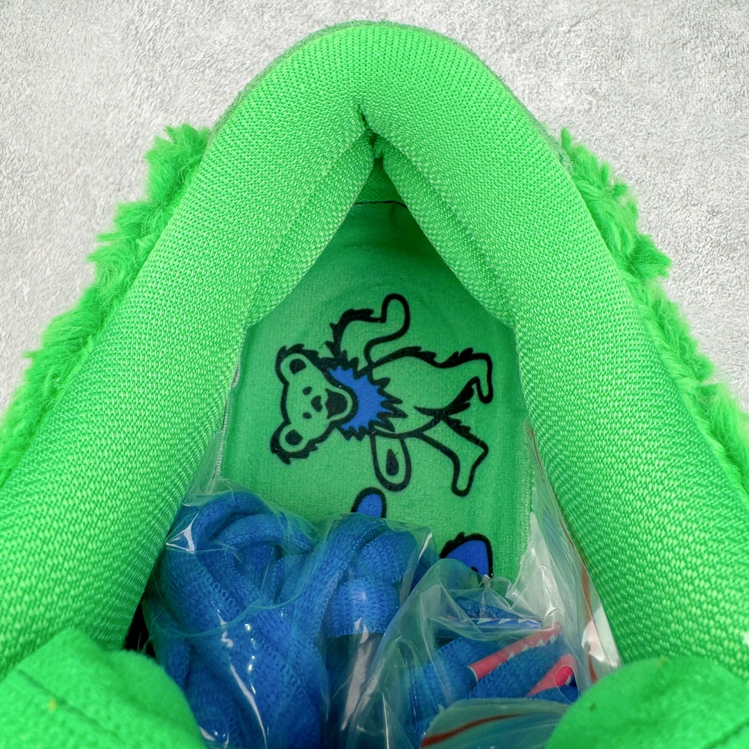 图片[13]-＃Z版纯原 Grateful Dead x NK SB Dunk Low Pro 跳舞小熊蓝绿 CJ5378-300 全新改良升级批次 独家原厂航空铝磨具打磨大底 鞋头坡度极致还原 原盒原配 圈内天花板工艺 原厂冲刀 超高清洁度 全鞋零毛边皮料切割 全套原楦原模倾力打造完美版型 采用原厂百宏鞋带以及原厂百宏织唛舌标 内标可供原厂几率过验 原厂中底布黄色点胶 原厂中底布拉帮走线遵循公司 尺码：36 36.5 37.5 38 38.5 39 40 40.5 41 42 42.5 43 44 45 46 47.5-选品中心