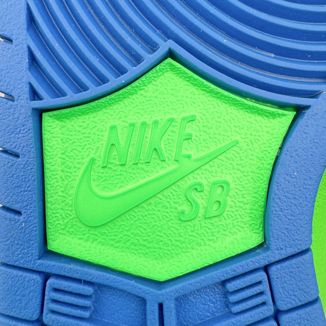 图片[11]-＃Z版纯原 Grateful Dead x NK SB Dunk Low Pro 跳舞小熊蓝绿 CJ5378-300 全新改良升级批次 独家原厂航空铝磨具打磨大底 鞋头坡度极致还原 原盒原配 圈内天花板工艺 原厂冲刀 超高清洁度 全鞋零毛边皮料切割 全套原楦原模倾力打造完美版型 采用原厂百宏鞋带以及原厂百宏织唛舌标 内标可供原厂几率过验 原厂中底布黄色点胶 原厂中底布拉帮走线遵循公司 尺码：36 36.5 37.5 38 38.5 39 40 40.5 41 42 42.5 43 44 45 46 47.5-选品中心